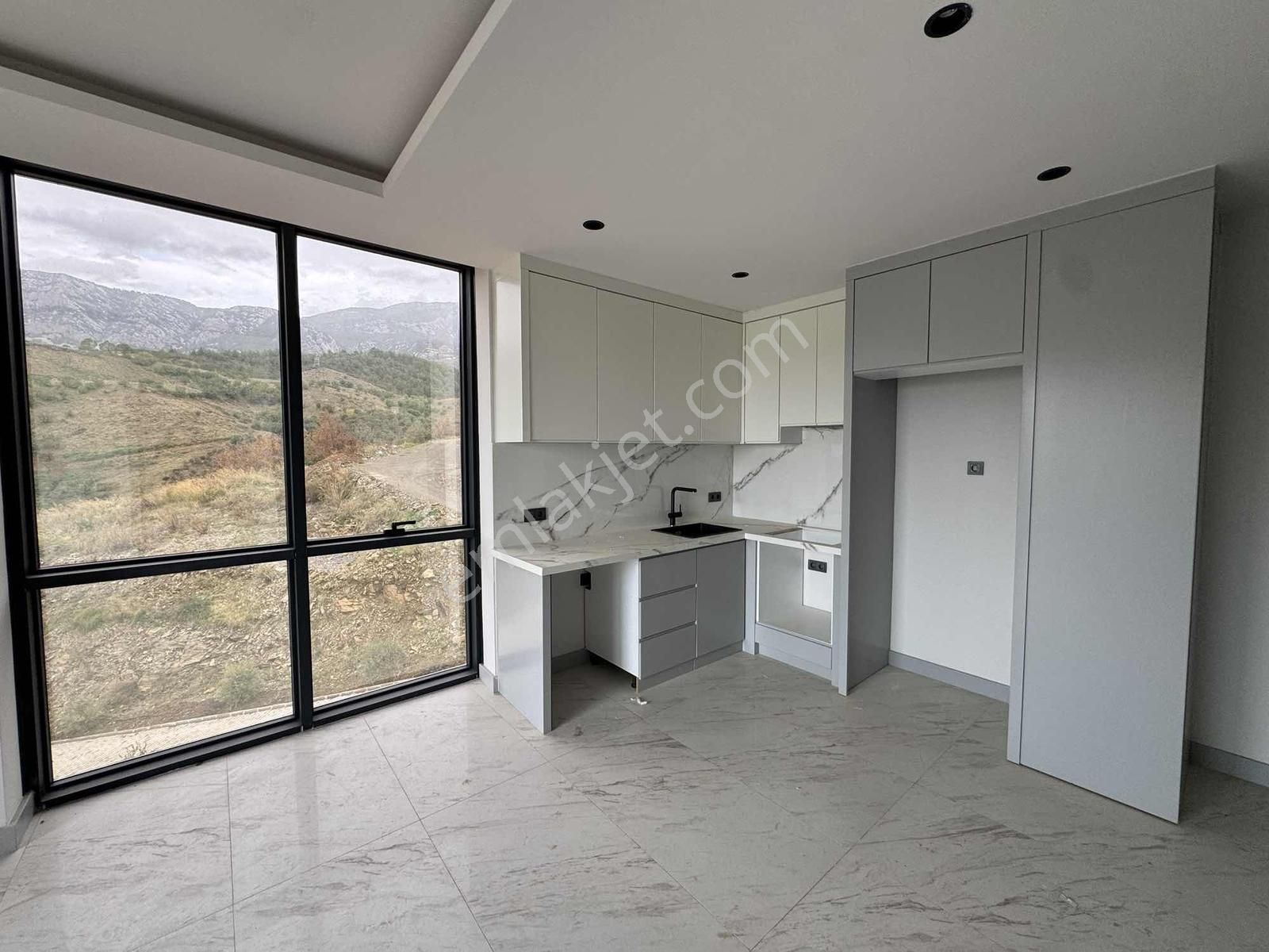 Satılık Daire 1+1 Gold City Hotel İmkanlarına Sahip Kargıcak - Görsel 17