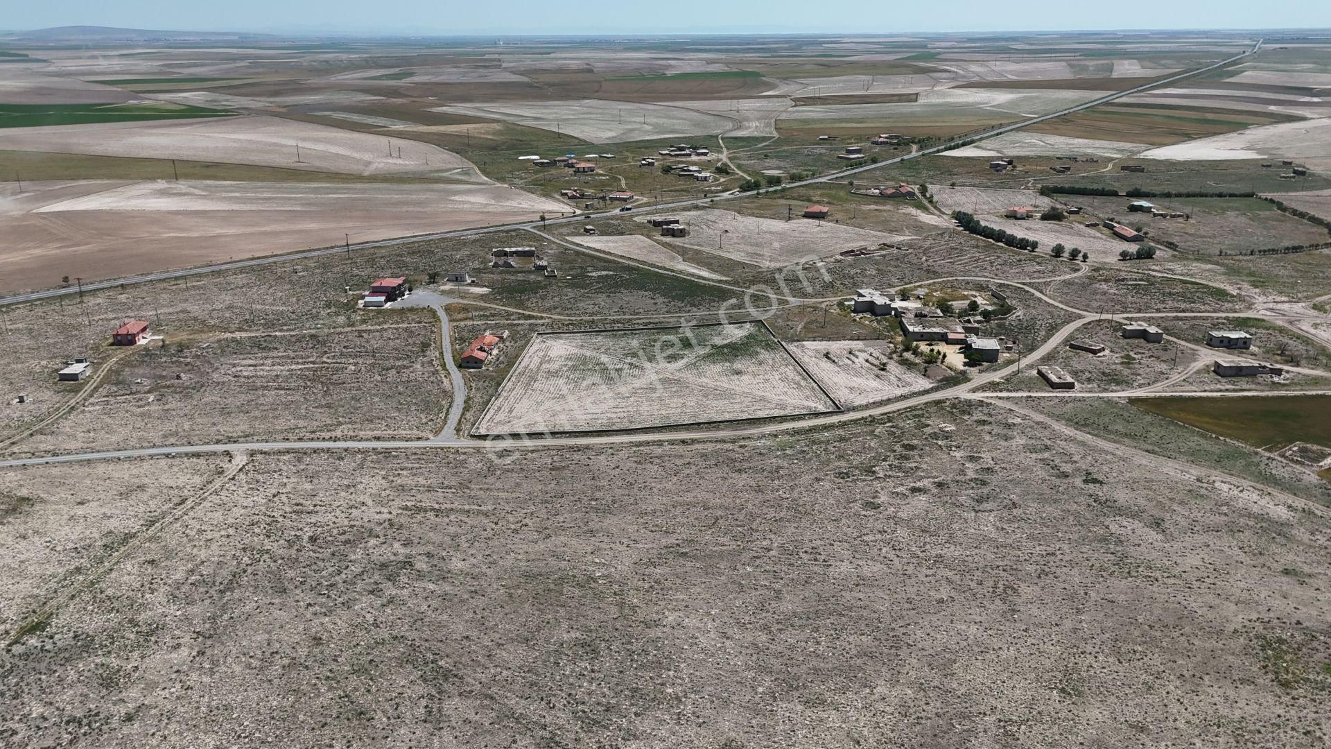 Konya / Cihanbeyli / Yeniceoba Mahallesinde 970 M² Müstakil Tapulu İmarlı Arsa - Görsel 4