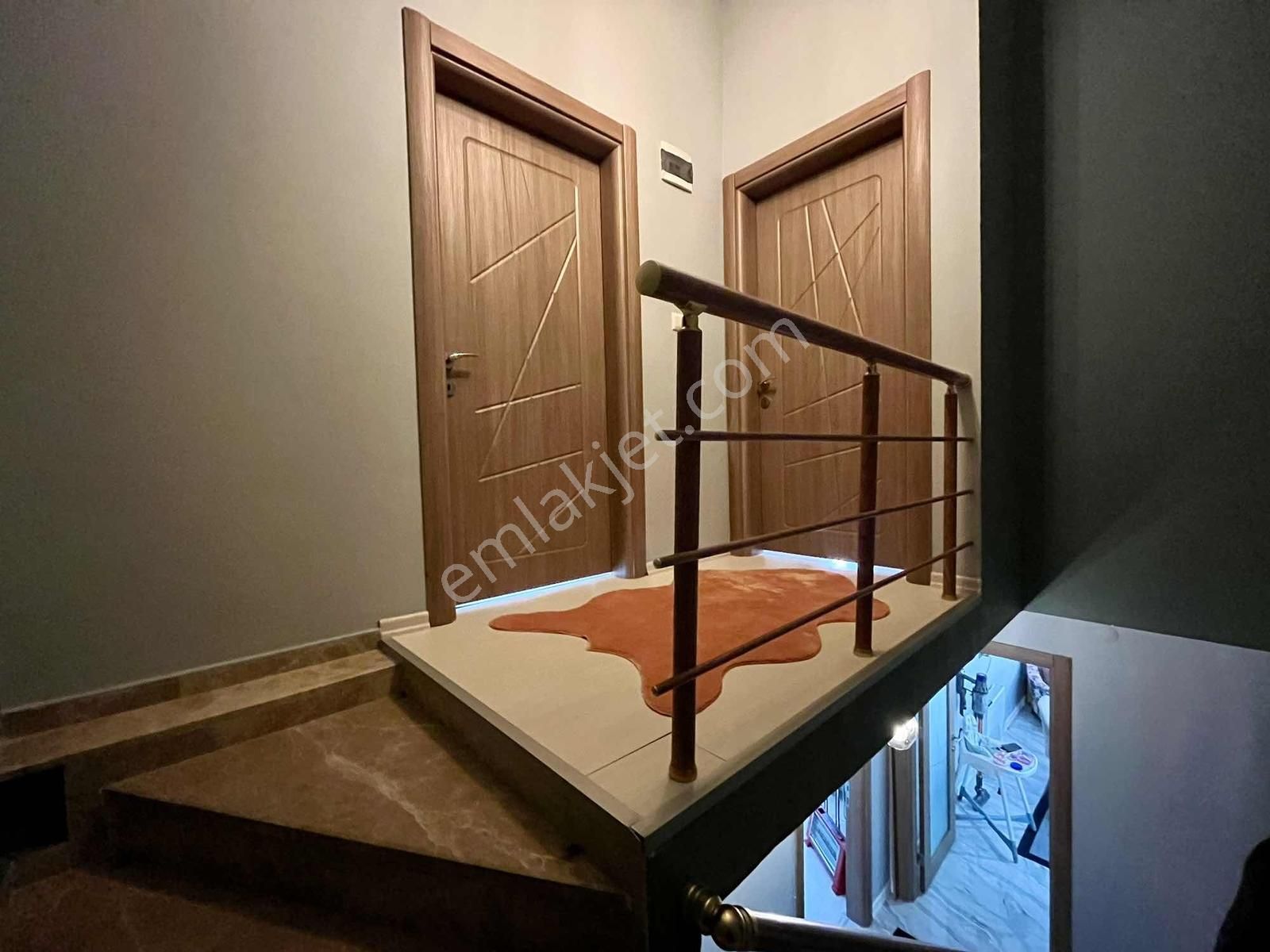 Çamlıca'da 4+1 200 M2 İki Büyük Teraslı Manzaralı Dubleks - Görsel 3