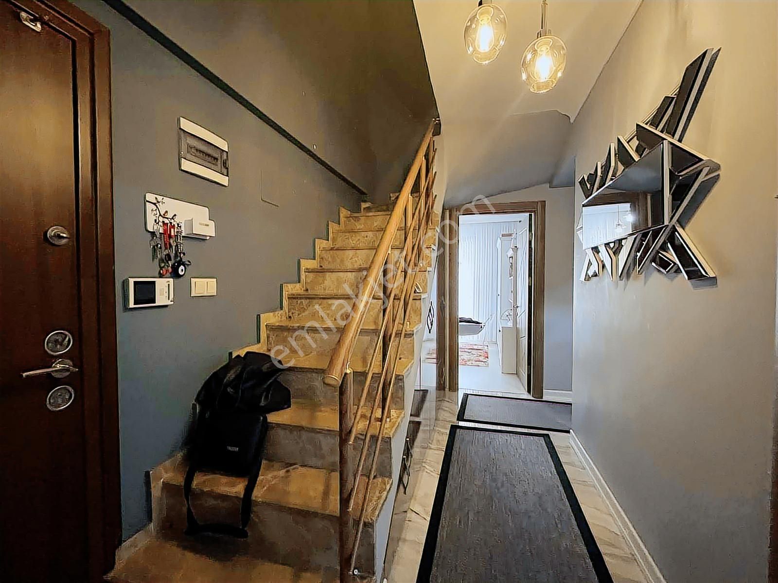 Çamlıca'da 4+1 200 M2 İki Büyük Teraslı Manzaralı Dubleks - Görsel 14