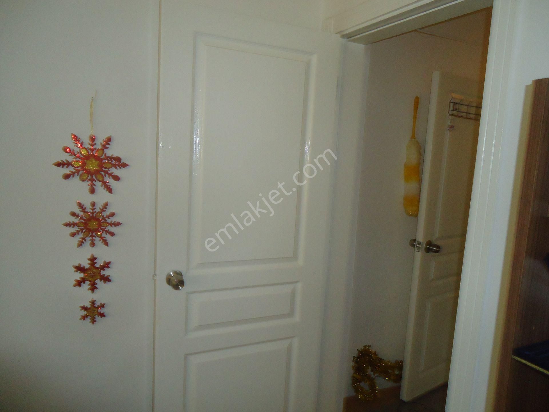 Aydınlıkevlerde 1+1 Eşyalı Kiralık Daire Gizem Emlaktan - Görsel 18