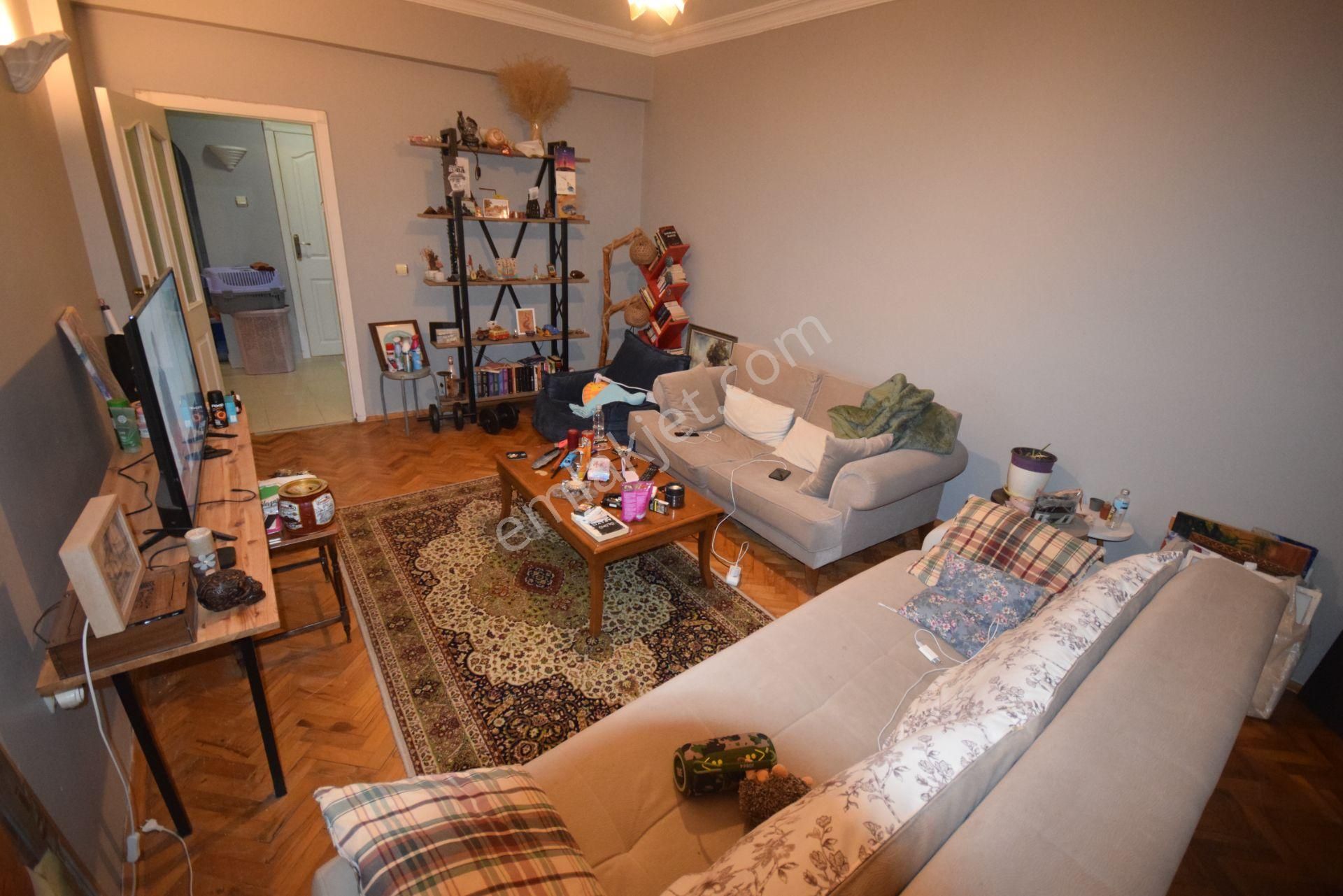 İlk-ev'den Bağımsız Salon 2+1 Kombili Bakımlı Sokullu Cadde Üzerinde Kot 1 De - Görsel 3