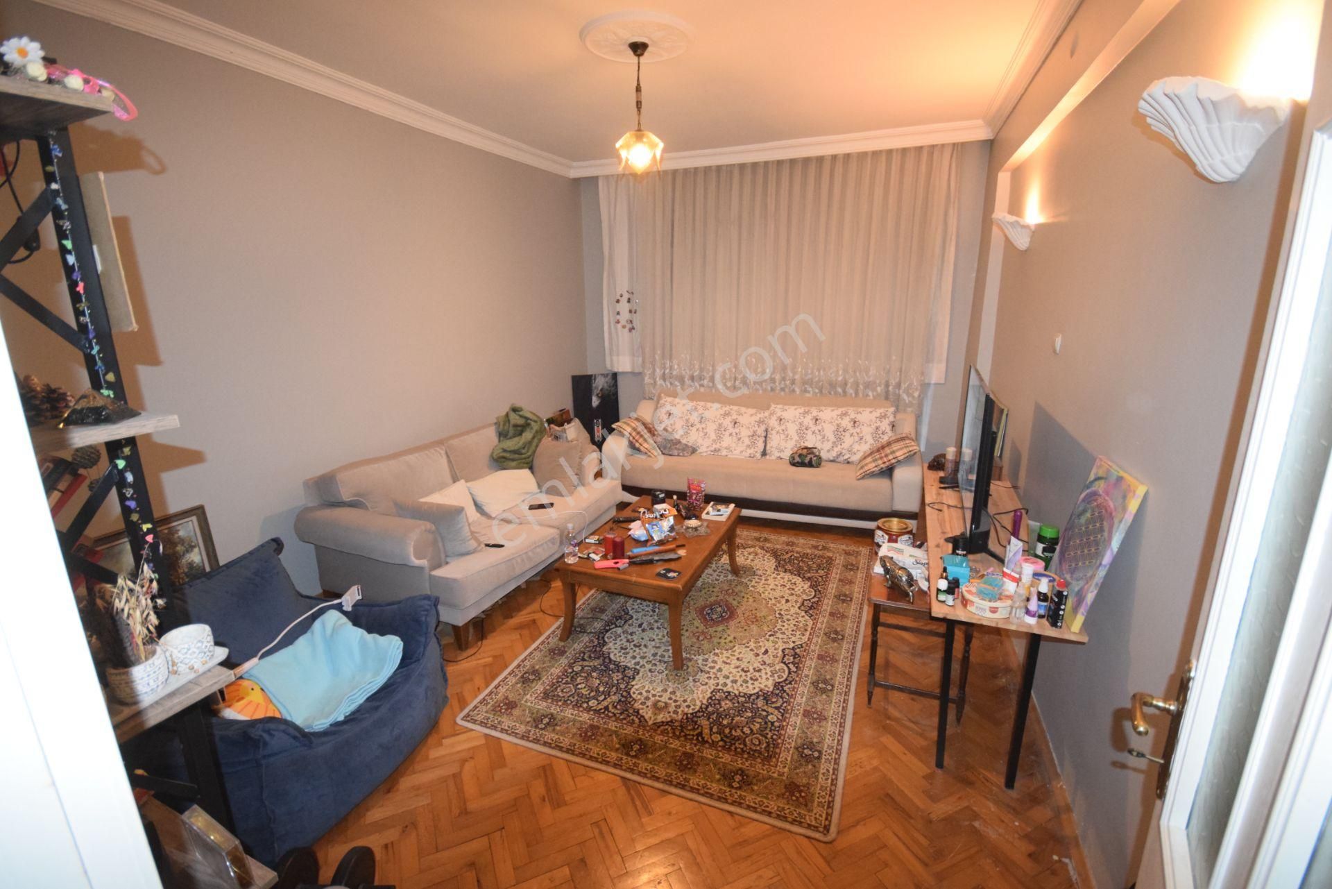 İlk-ev'den Bağımsız Salon 2+1 Kombili Bakımlı Sokullu Cadde Üzerinde Kot 1 De - Görsel 2