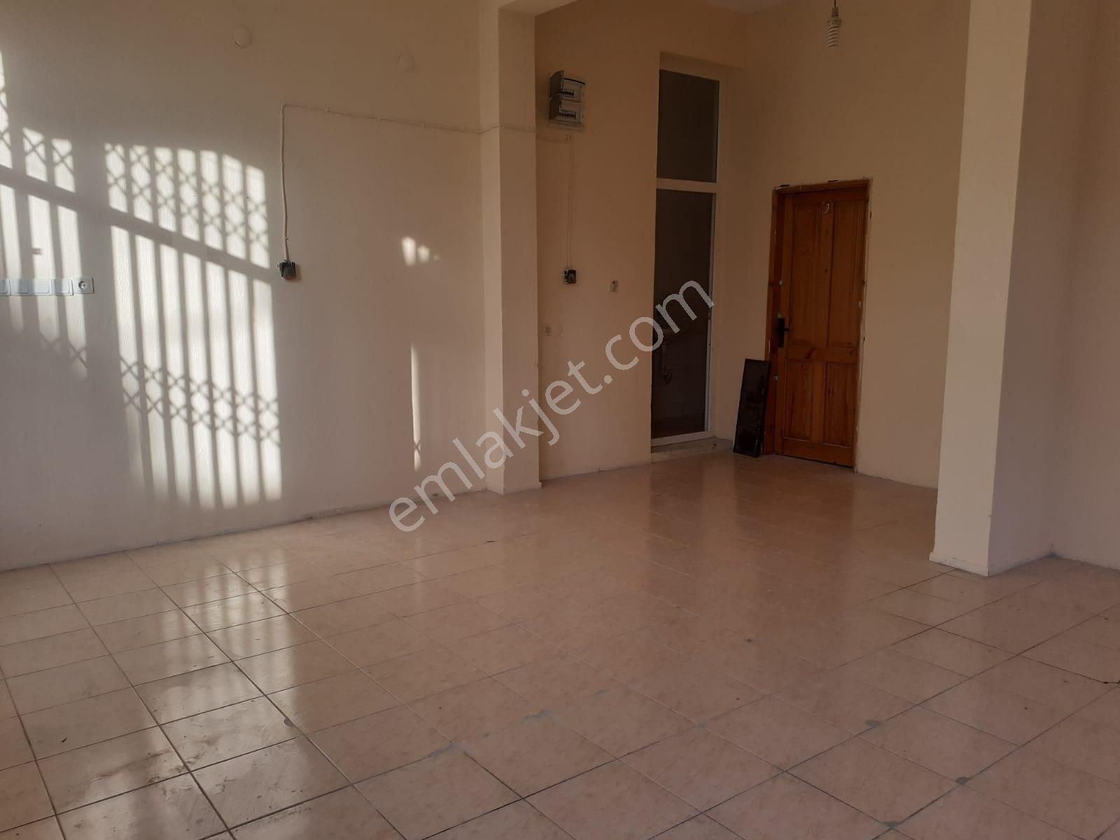 Güneş'ten Buca Yenigün'de 40m Çift Cephe Kiralık Dükkan - Görsel 7