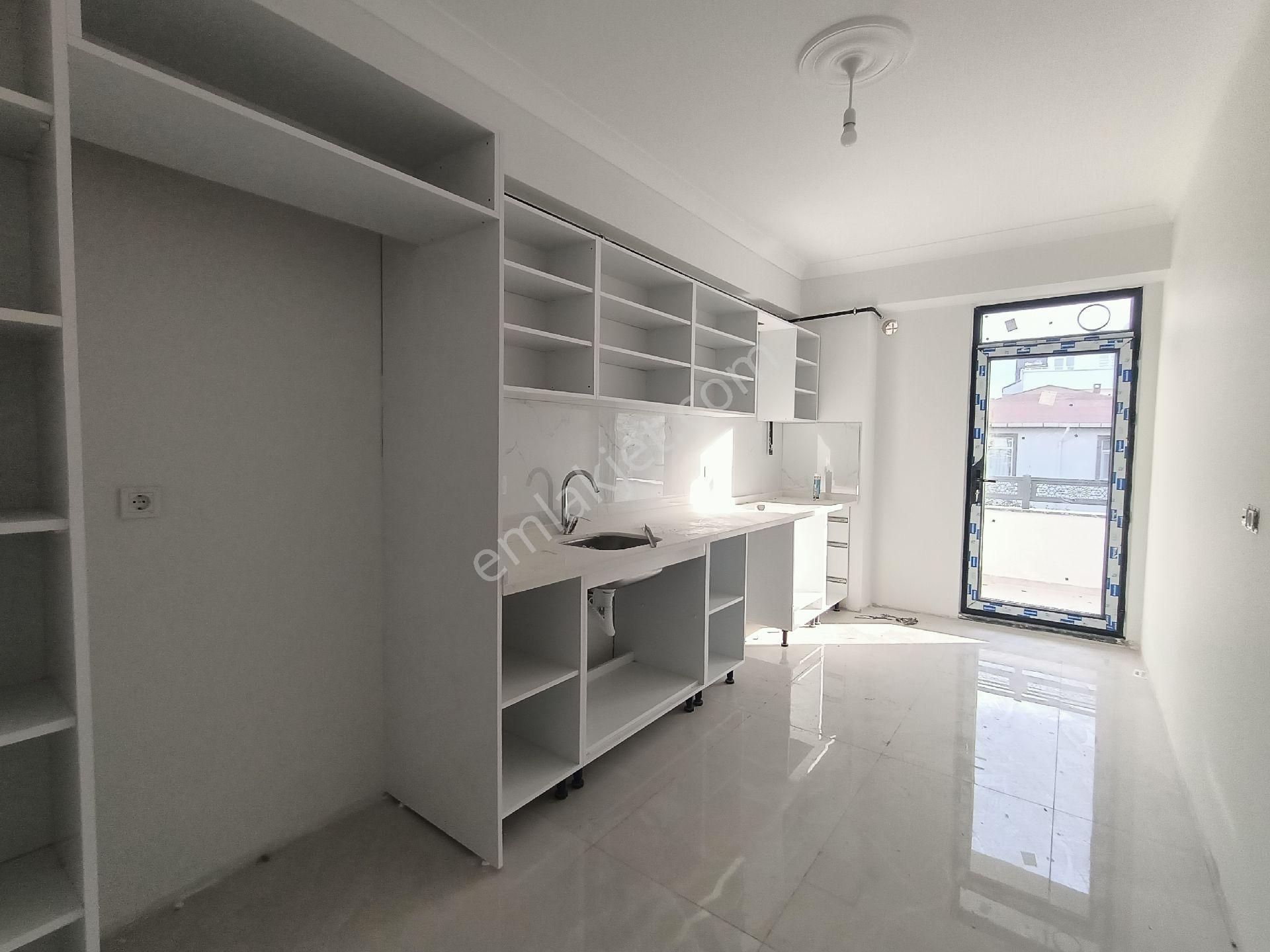 Körfez Güney Mahallesinde Yerden Isıtmalı 3+1 Ebeveyn Banyolu Arakat Daire - Görsel 23