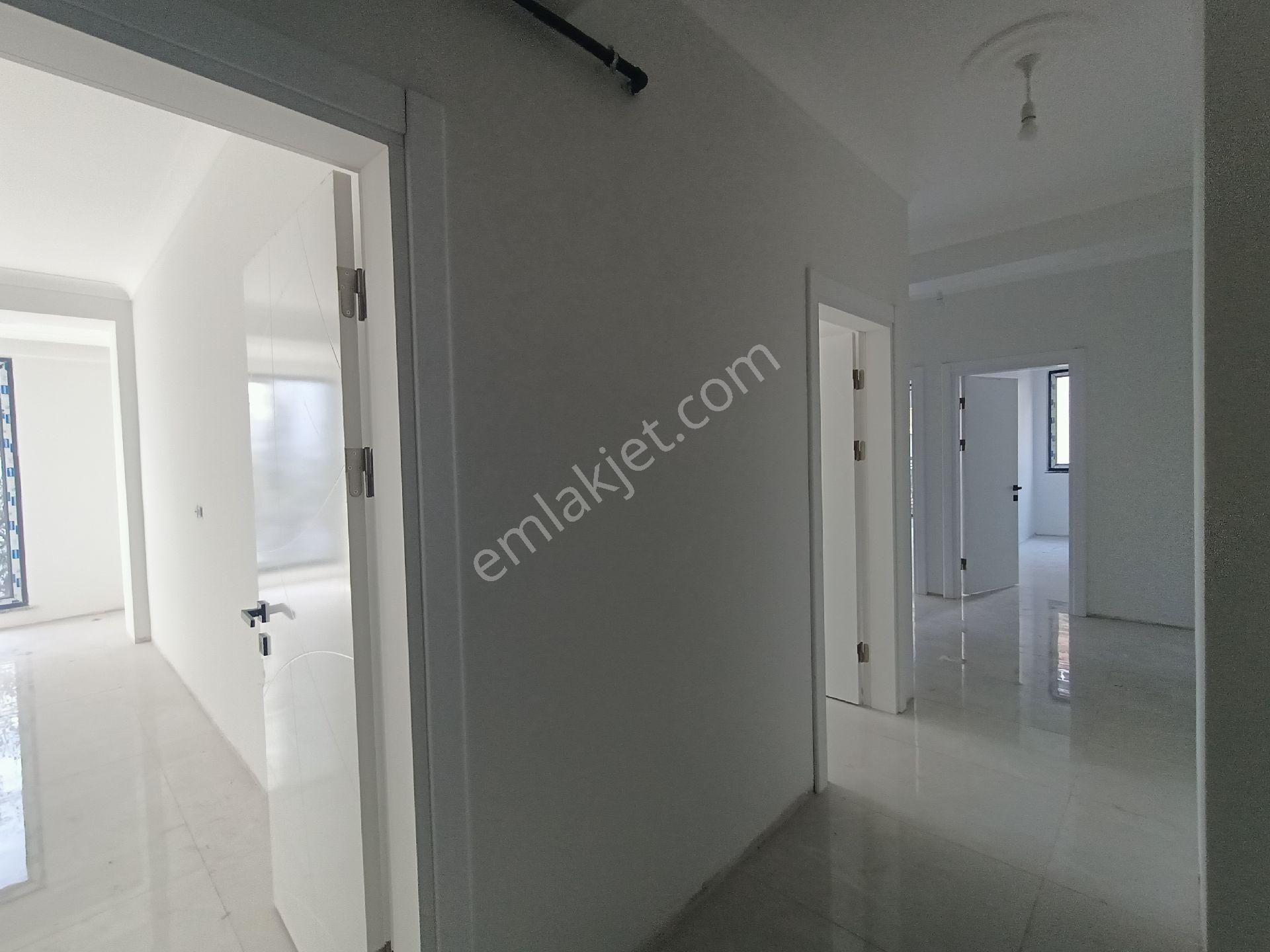 Körfez Güney Mahallesinde Yerden Isıtmalı 3+1 Ebeveyn Banyolu Arakat Daire - Görsel 25