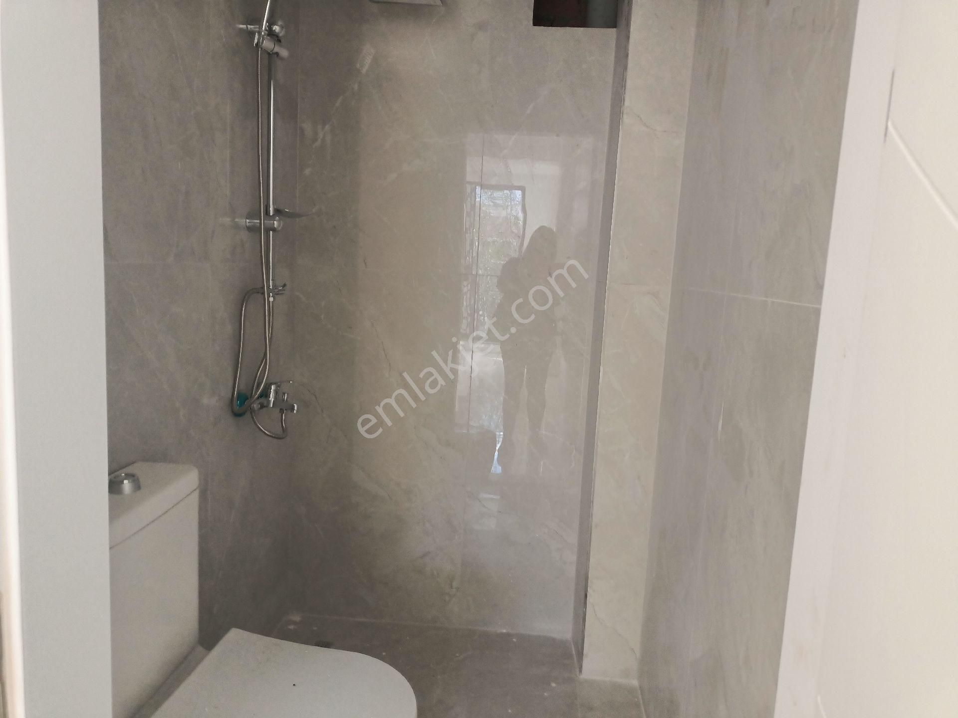 Körfez Güney Mahallesinde Yerden Isıtmalı 3+1 Ebeveyn Banyolu Arakat Daire - Görsel 28