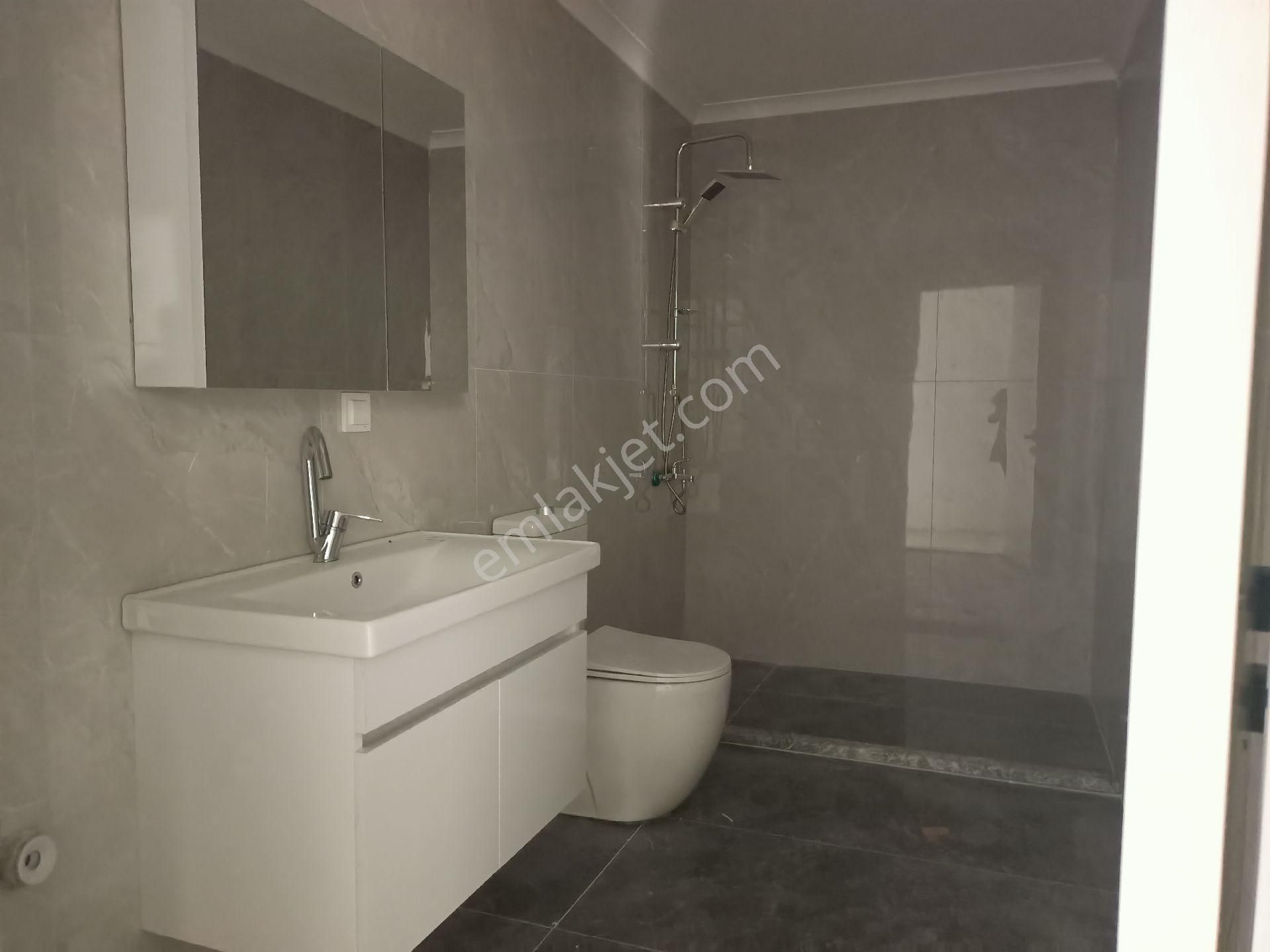 Körfez Güney Mahallesinde Yerden Isıtmalı 3+1 Ebeveyn Banyolu Arakat Daire - Görsel 33