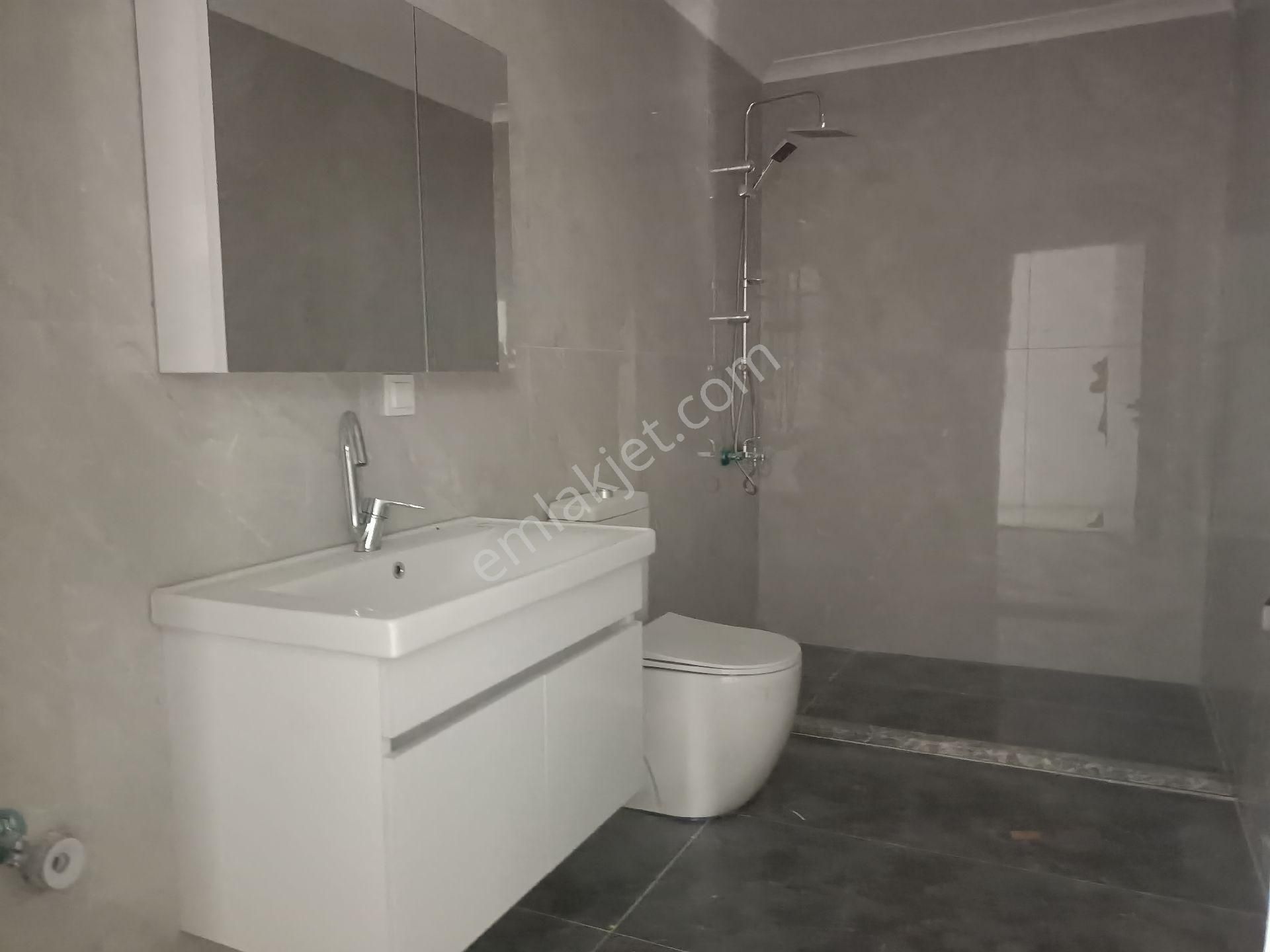 Körfez Güney Mahallesinde Yerden Isıtmalı 3+1 Ebeveyn Banyolu Arakat Daire - Görsel 31