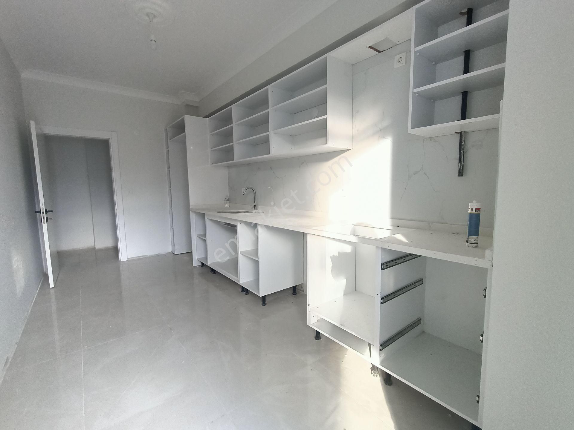 Körfez Güney Mahallesinde Yerden Isıtmalı 3+1 Ebeveyn Banyolu Arakat Daire - Görsel 5