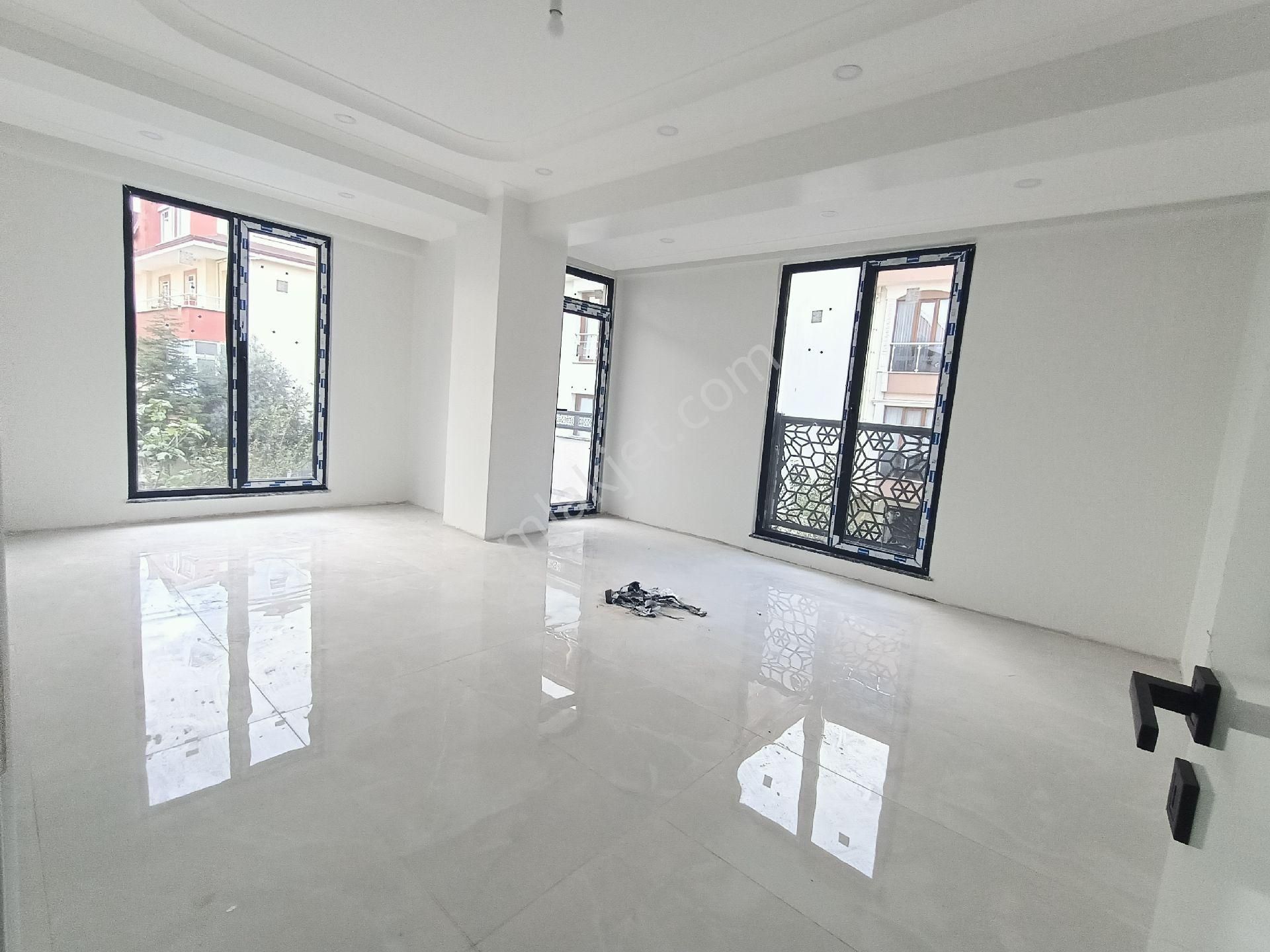 Körfez Güney Mahallesinde Yerden Isıtmalı 3+1 Ebeveyn Banyolu Arakat Daire