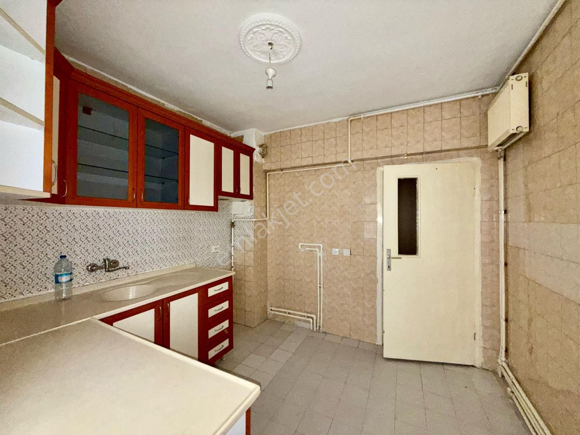 Pursaklar Mehmet Zengin Emlak'tan Merkez Mah.ful Yapılı 2.kat 3+1 Yapılı Masrafsız Daire - Görsel 4