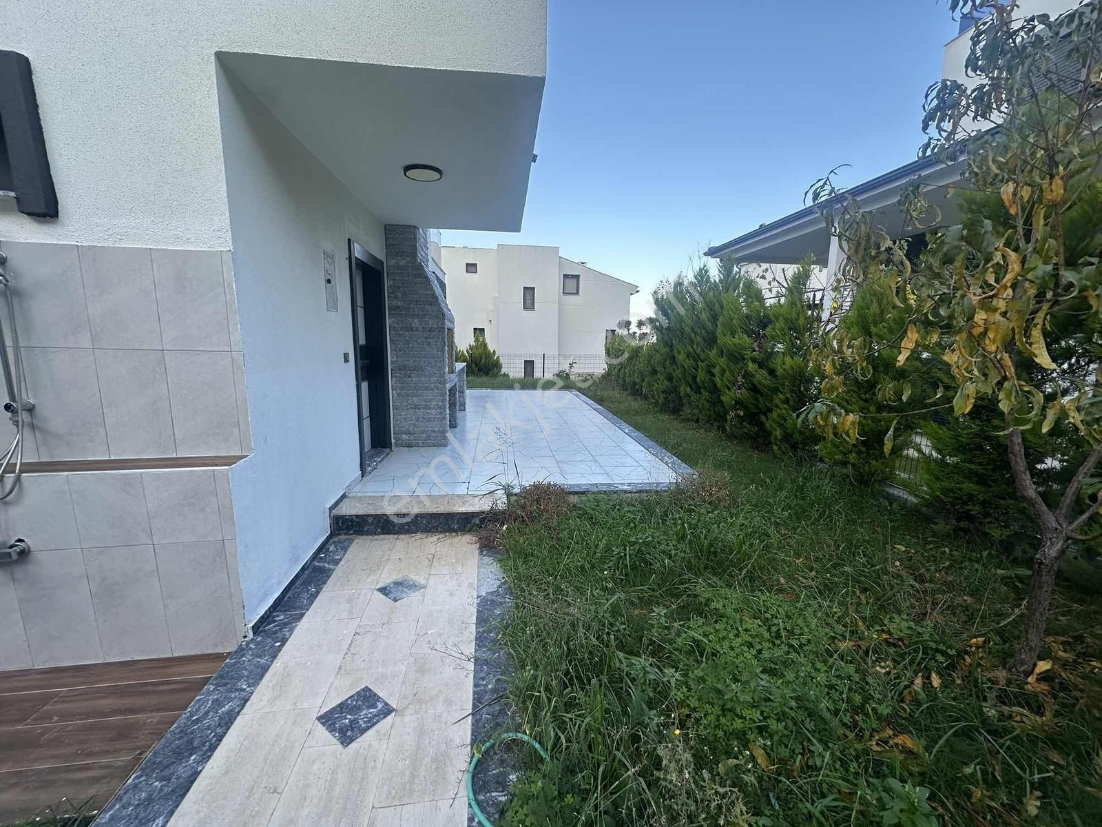 Öz-er Gayrimenkul'den Satılık Deniz Manzaralı Villa - Görsel 24