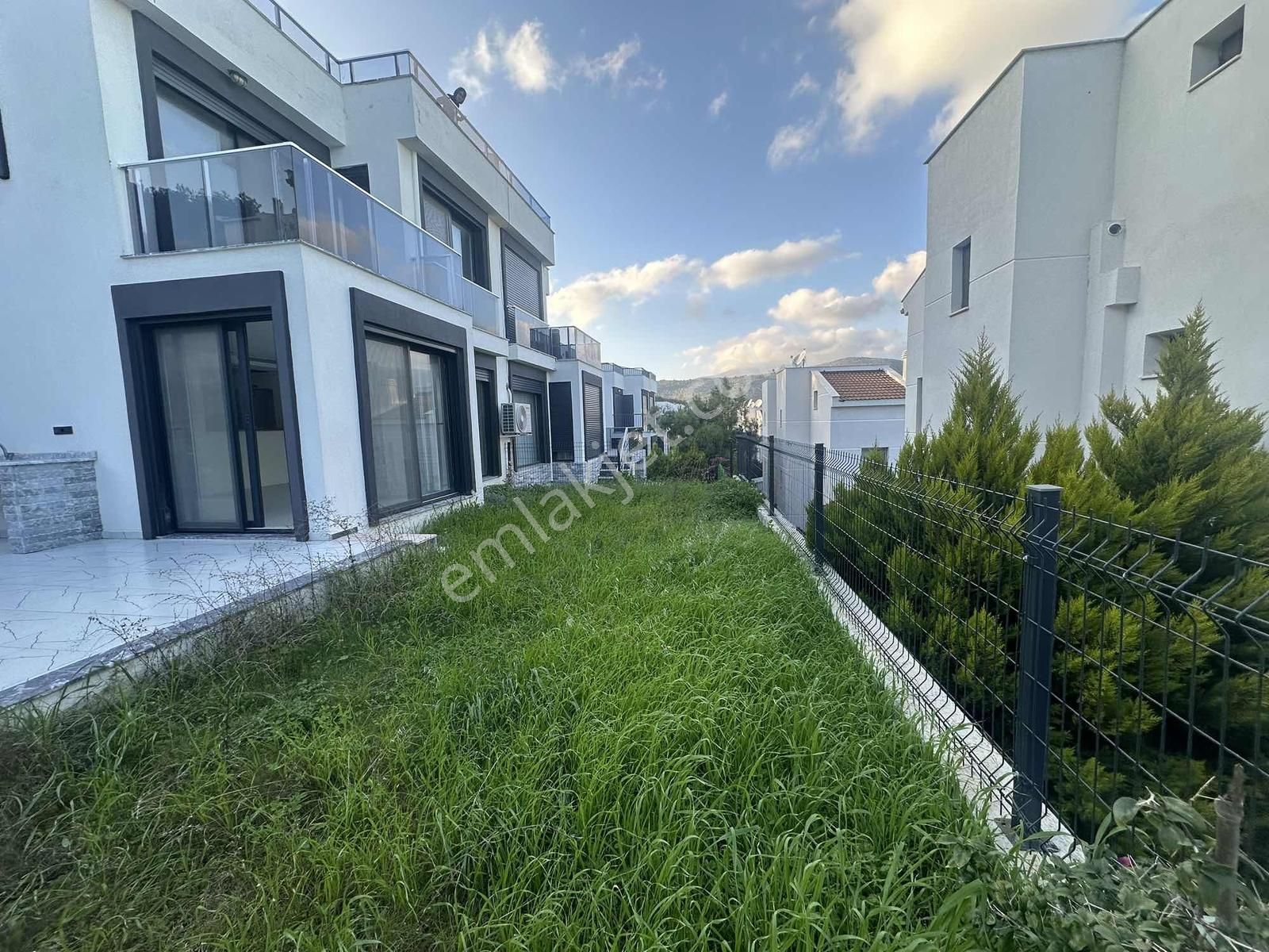 Öz-er Gayrimenkul'den Satılık Deniz Manzaralı Villa - Görsel 9