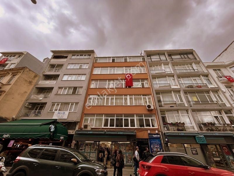 Tülay Özkök'ten Moda Cadde Üstü Geniş Ferah Otoparklı Satılık - Görsel 30