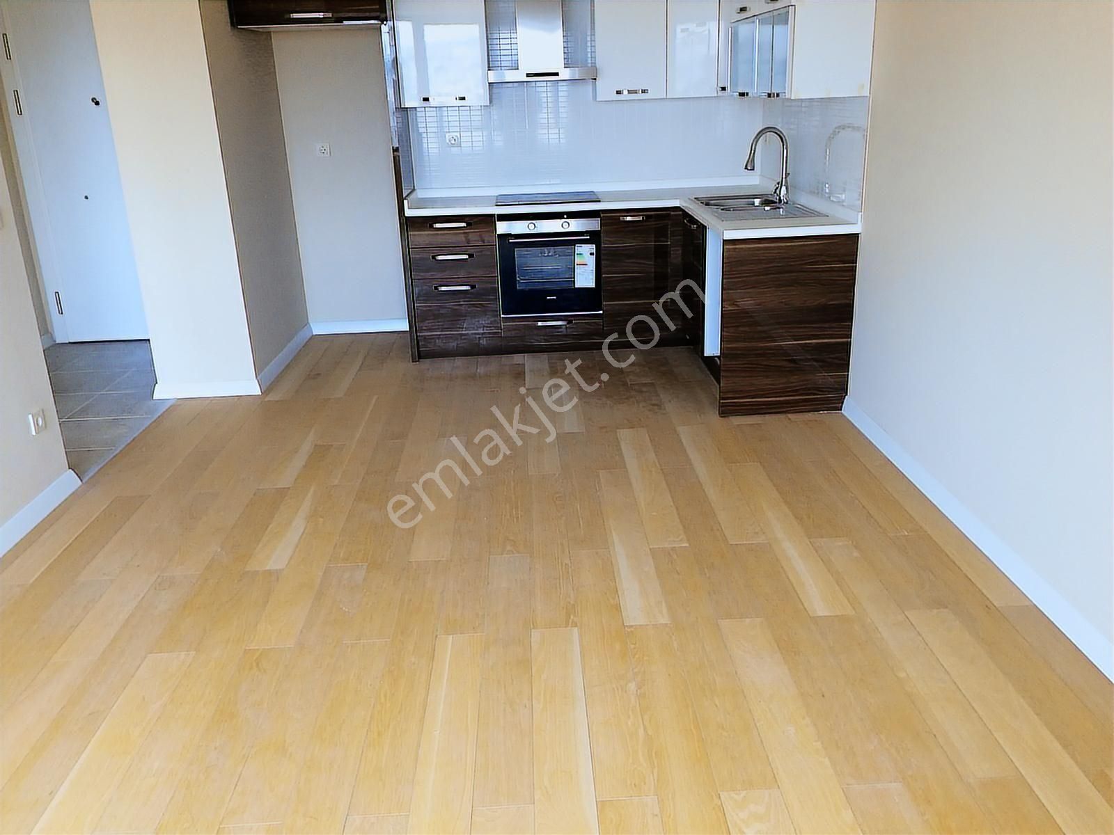 Kaliteli Ve Nezih Sitede Geniş Ve Ferah 1+1 - Görsel 19