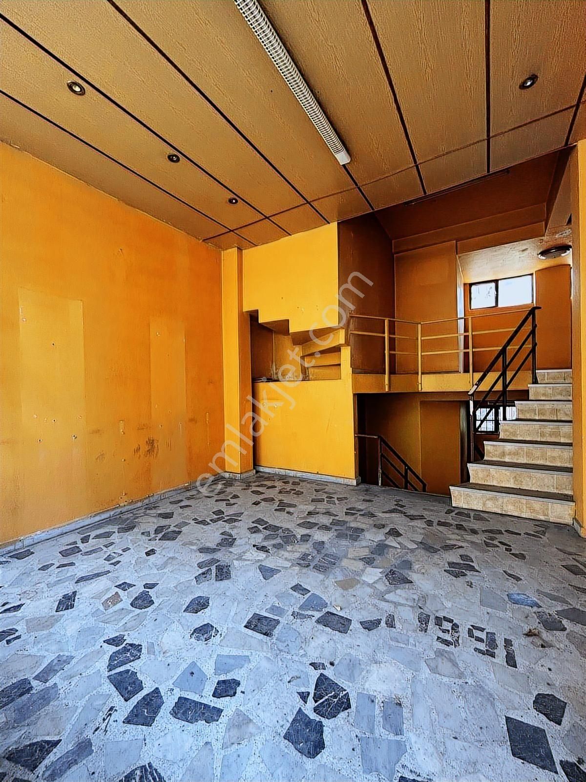 Tülay Özkök'ten Cuma Pazarı Merkezi Katlı Satılık Dükkan - Görsel 26