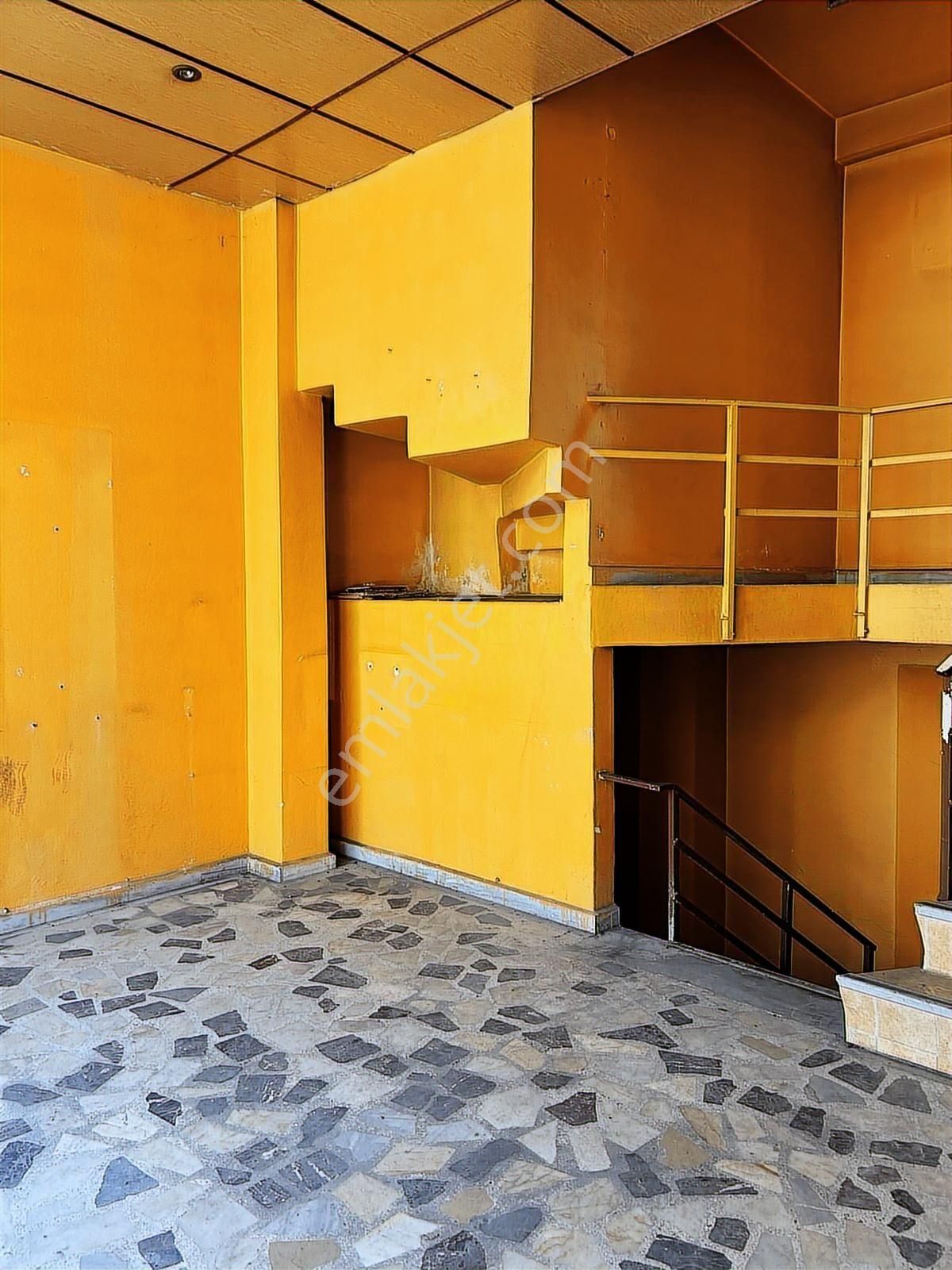 Tülay Özkök'ten Cuma Pazarı Merkezi Katlı Satılık Dükkan - Görsel 31