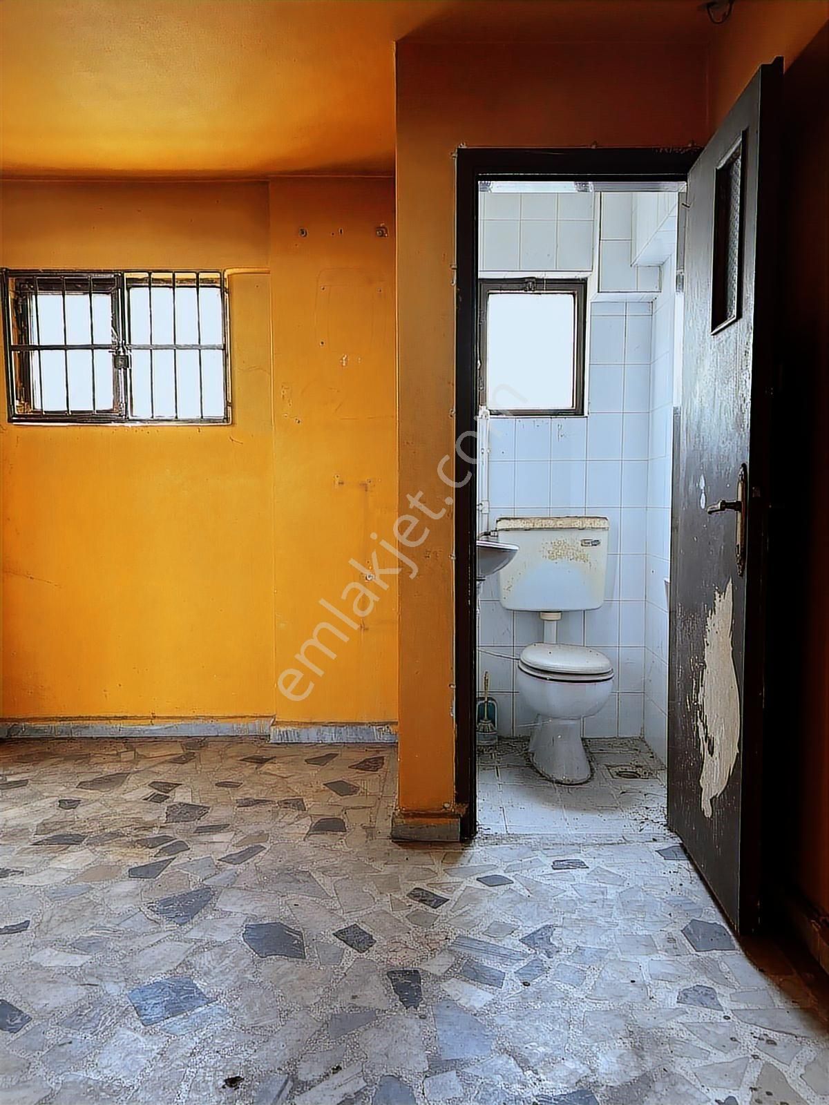 Tülay Özkök'ten Cuma Pazarı Merkezi Katlı Satılık Dükkan - Görsel 19