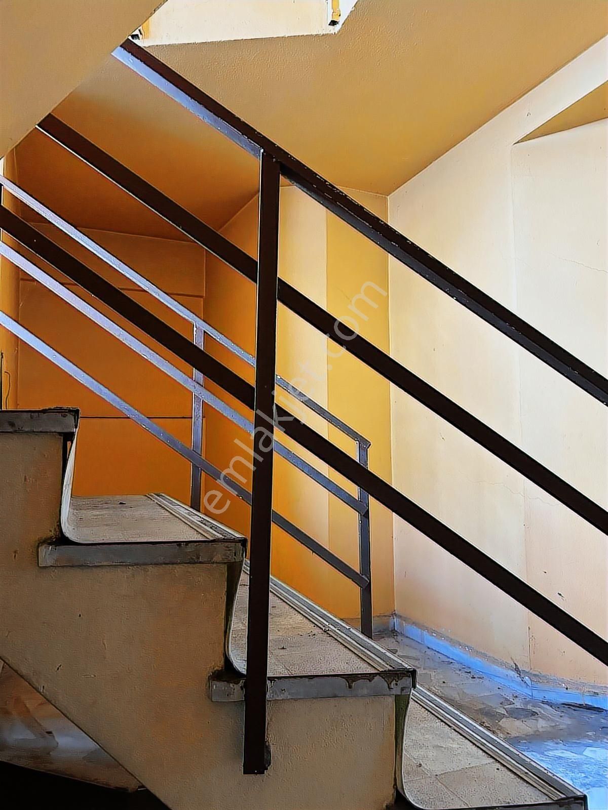 Tülay Özkök'ten Cuma Pazarı Merkezi Katlı Satılık Dükkan - Görsel 16