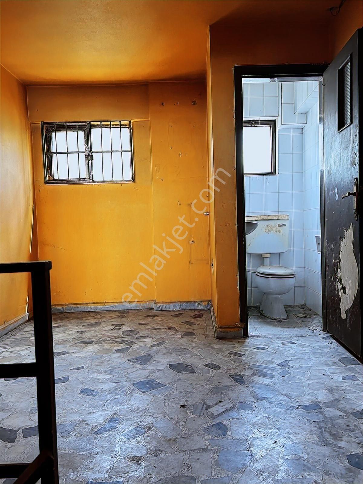 Tülay Özkök'ten Cuma Pazarı Merkezi Katlı Satılık Dükkan - Görsel 15