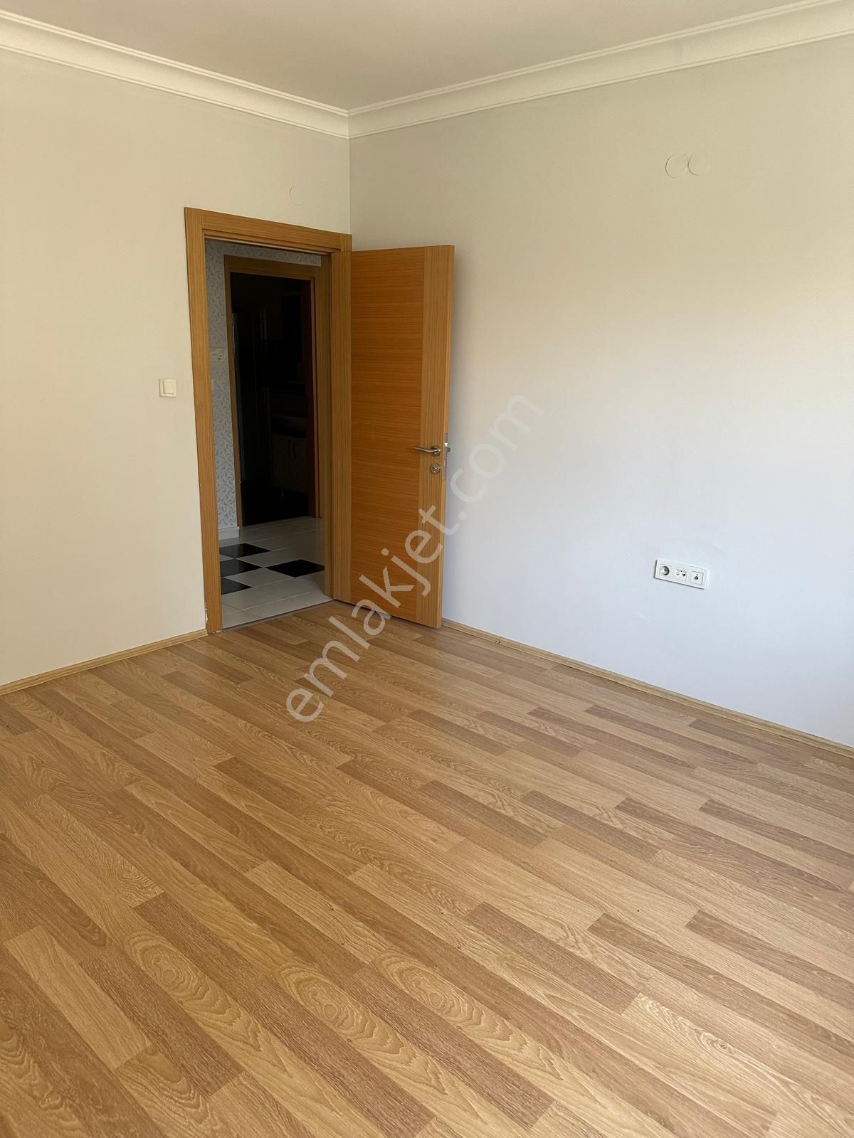 Aydınlıkevlerde Asansörlü 3+1 Full Yapılı Kiralık Daire Gizem Emlaktan - Görsel 9