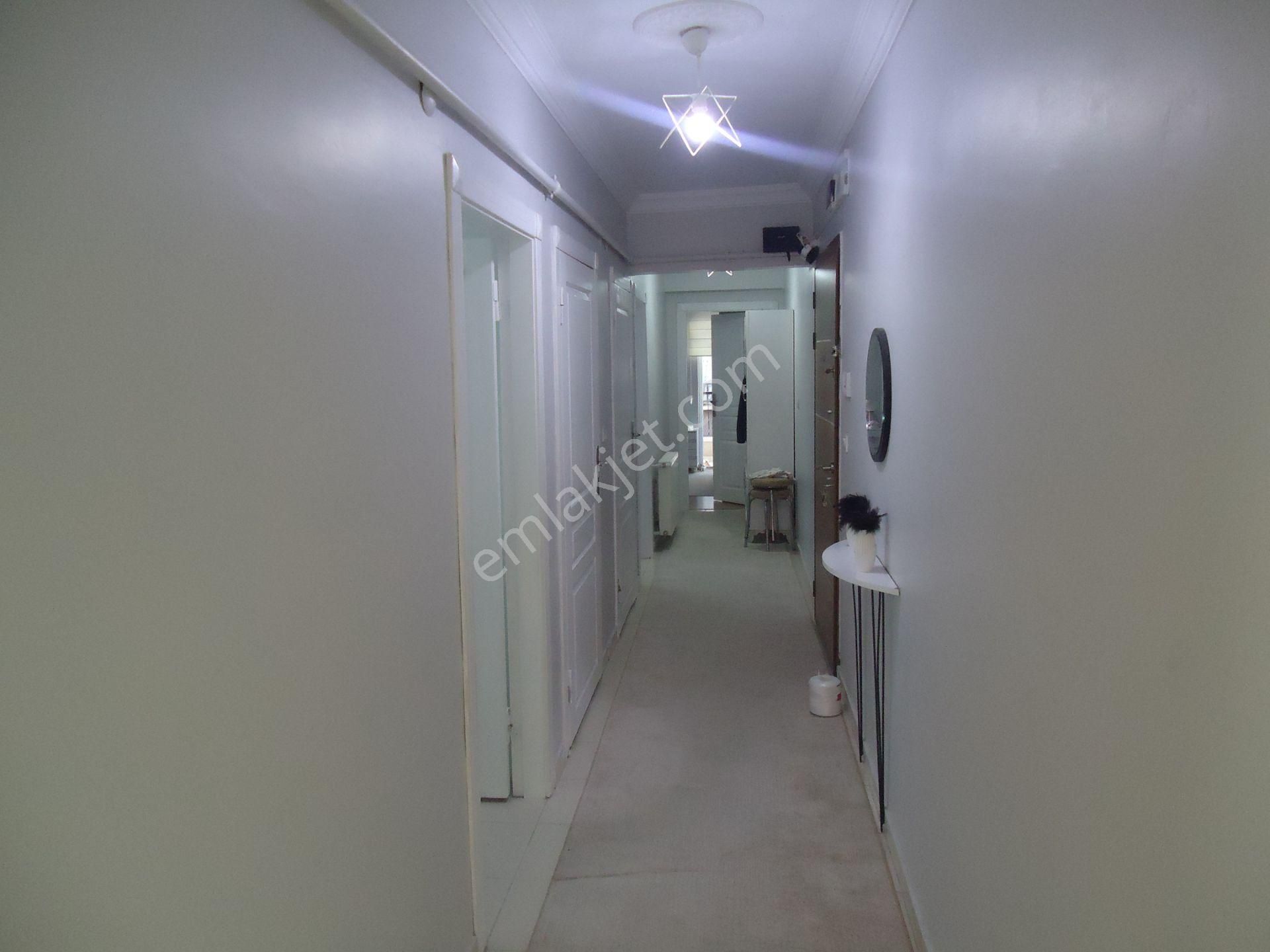 Krc'den Merkezi Konumda Katta Satılık 2+1 Daire - Görsel 4