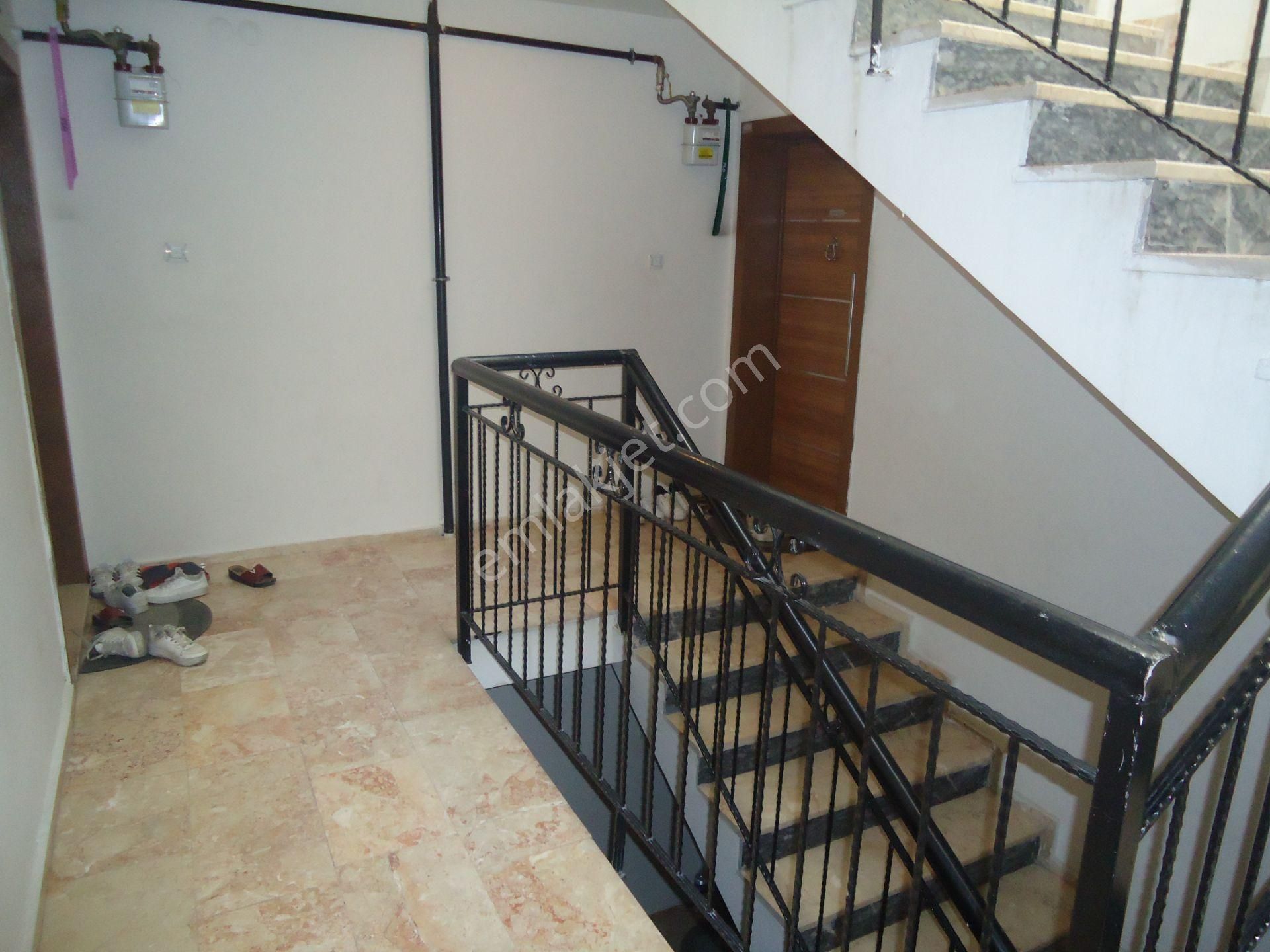 Krc'den Merkezi Konumda Katta Satılık 2+1 Daire - Görsel 3