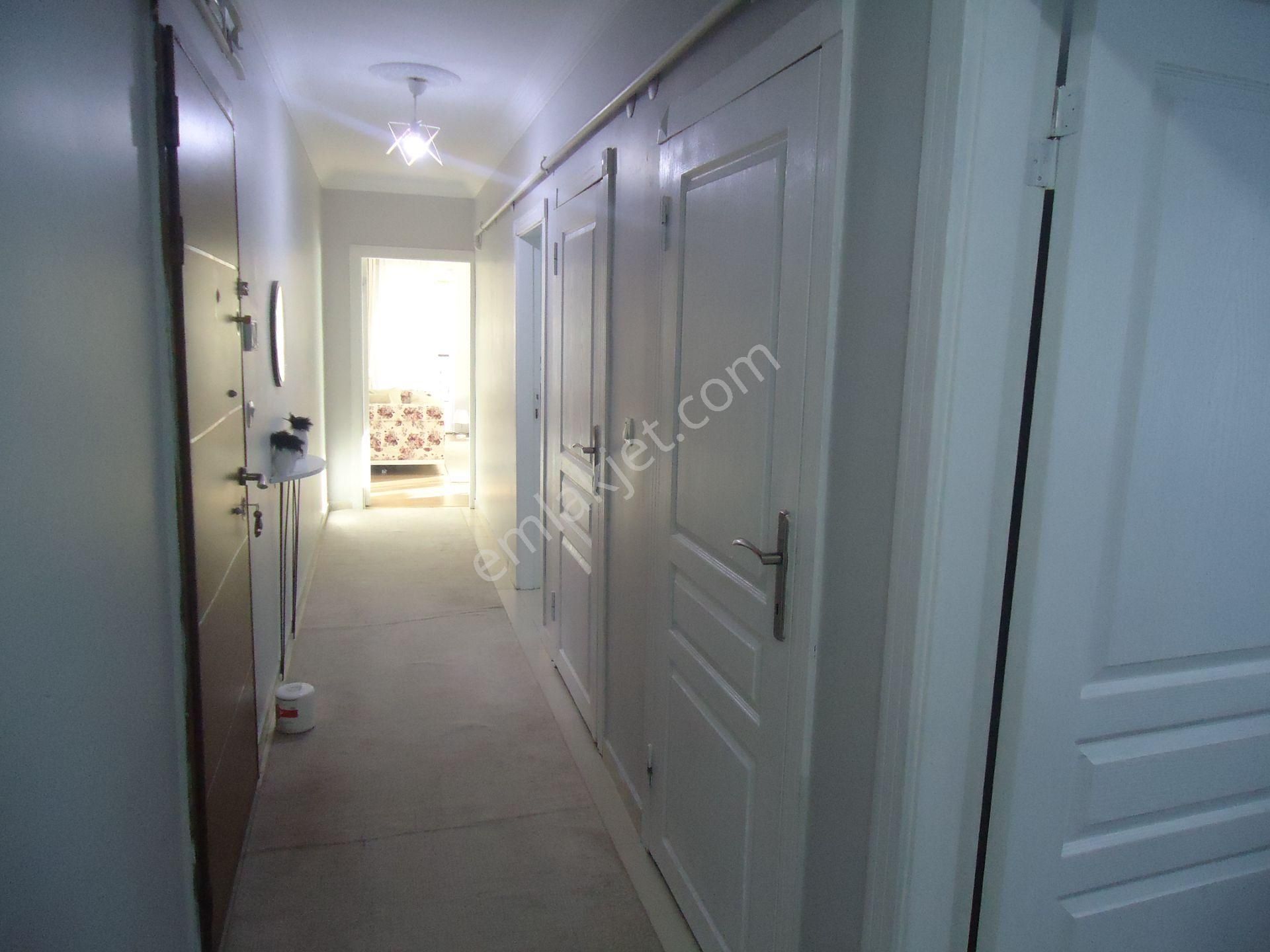 Krc'den Merkezi Konumda Katta Satılık 2+1 Daire - Görsel 5