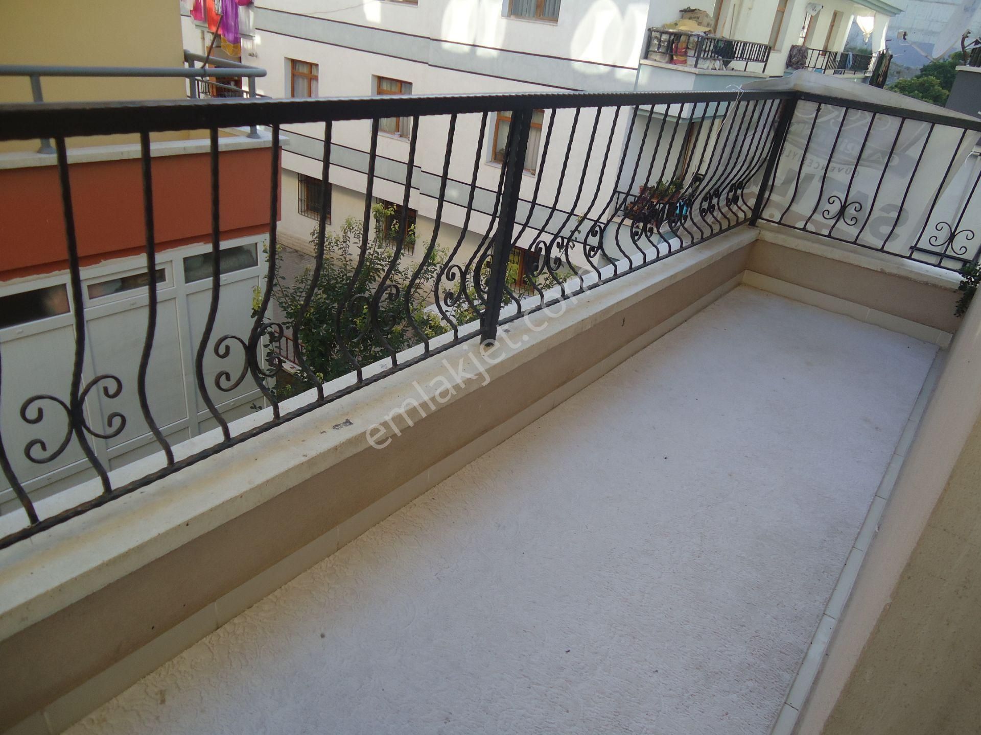 Krc'den Merkezi Konumda Katta Satılık 2+1 Daire - Görsel 7