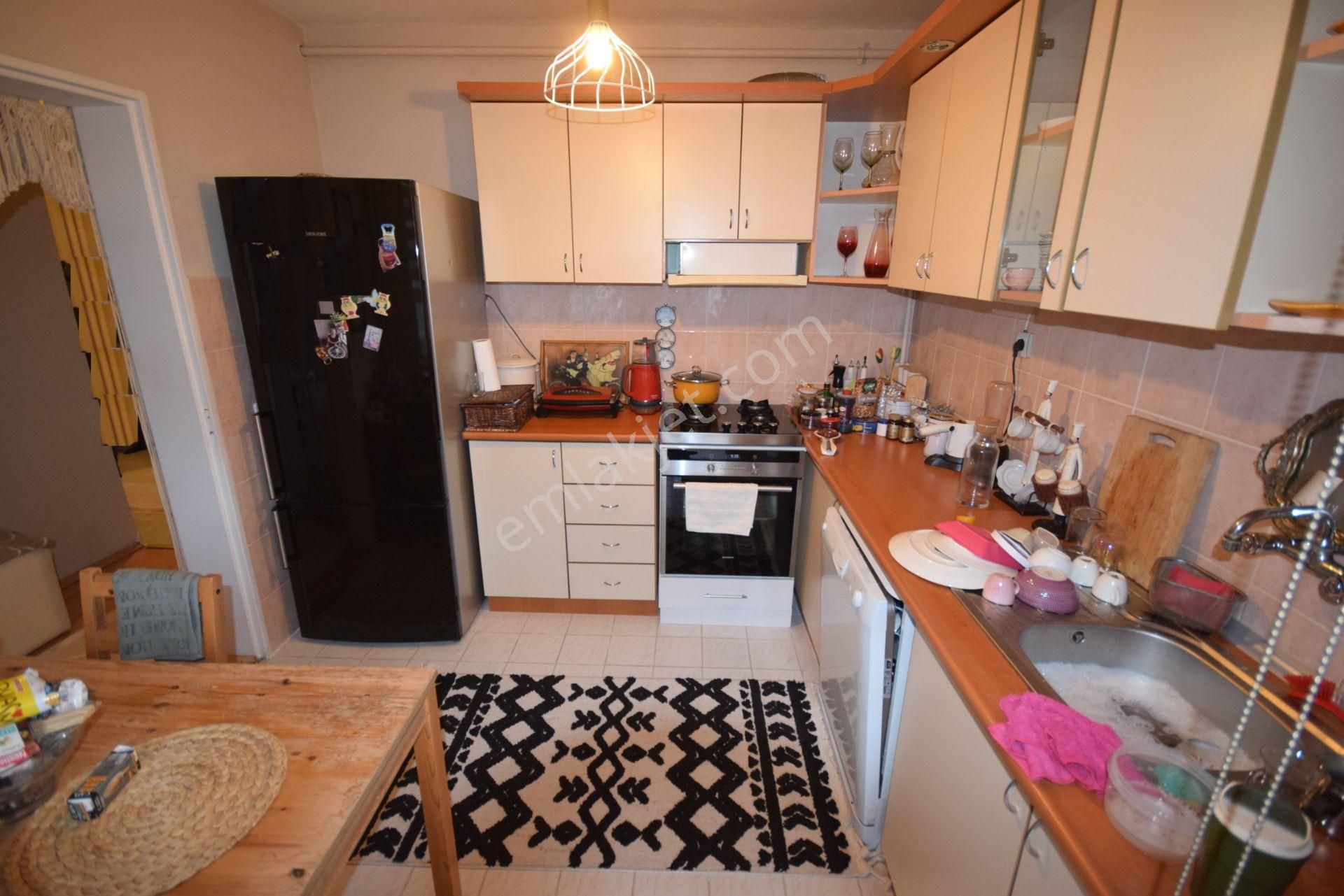 İlk-ev'den Güzeltepe Sitesinde Arakatta Vadi Manzaralı Asansörlü Açık Otoparklı 2+1 85 M2