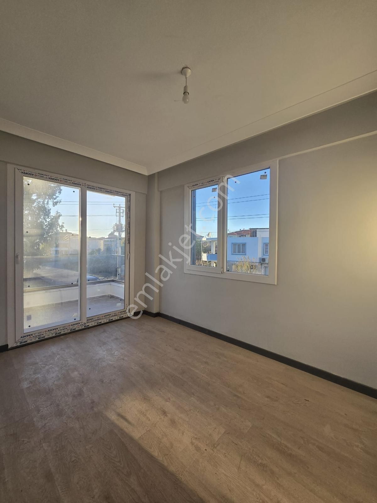 Çiğdem Emlak'tan Dalaman'da Havuzlu Satılık 1+1 Daire