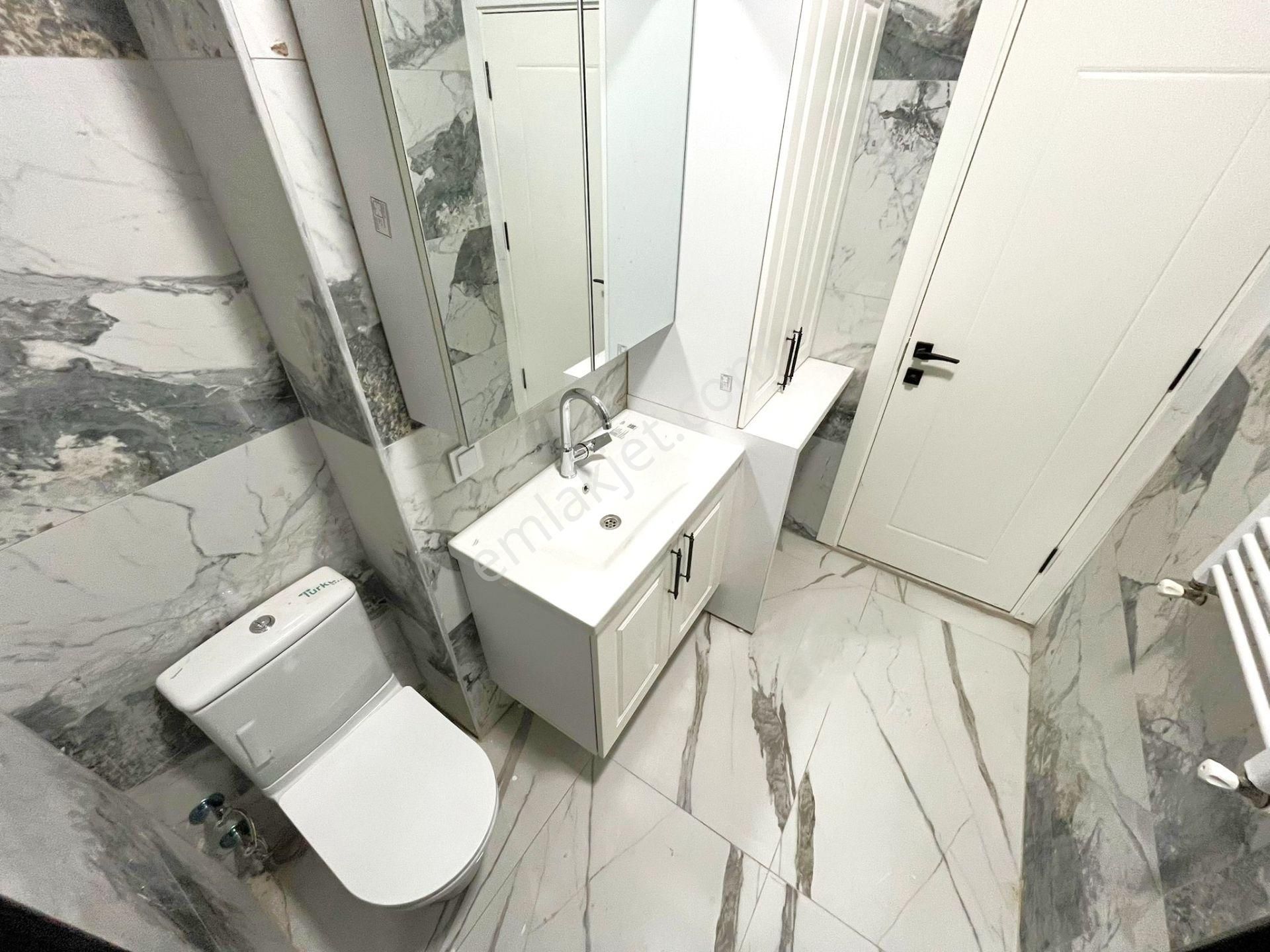 Akçay'da Aygül'den Sıfır Ebeveyn Banyolu En Üst Kat Kapalı Geniş Cam Balkon'lu Lüks 2+1satılık Daire - Görsel 26