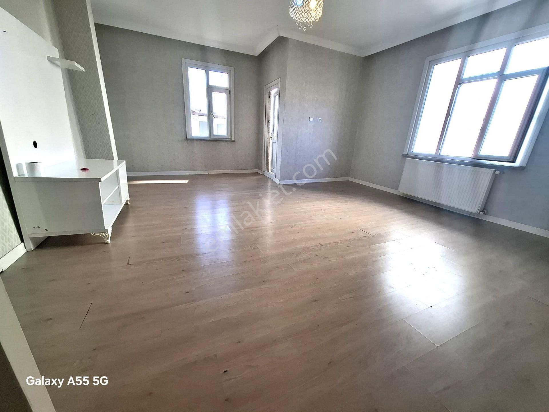 Loft'tan Tevfikbey Mah 2+1 4.kat 100m2 Balkonlu Kiralık Temiz Daire