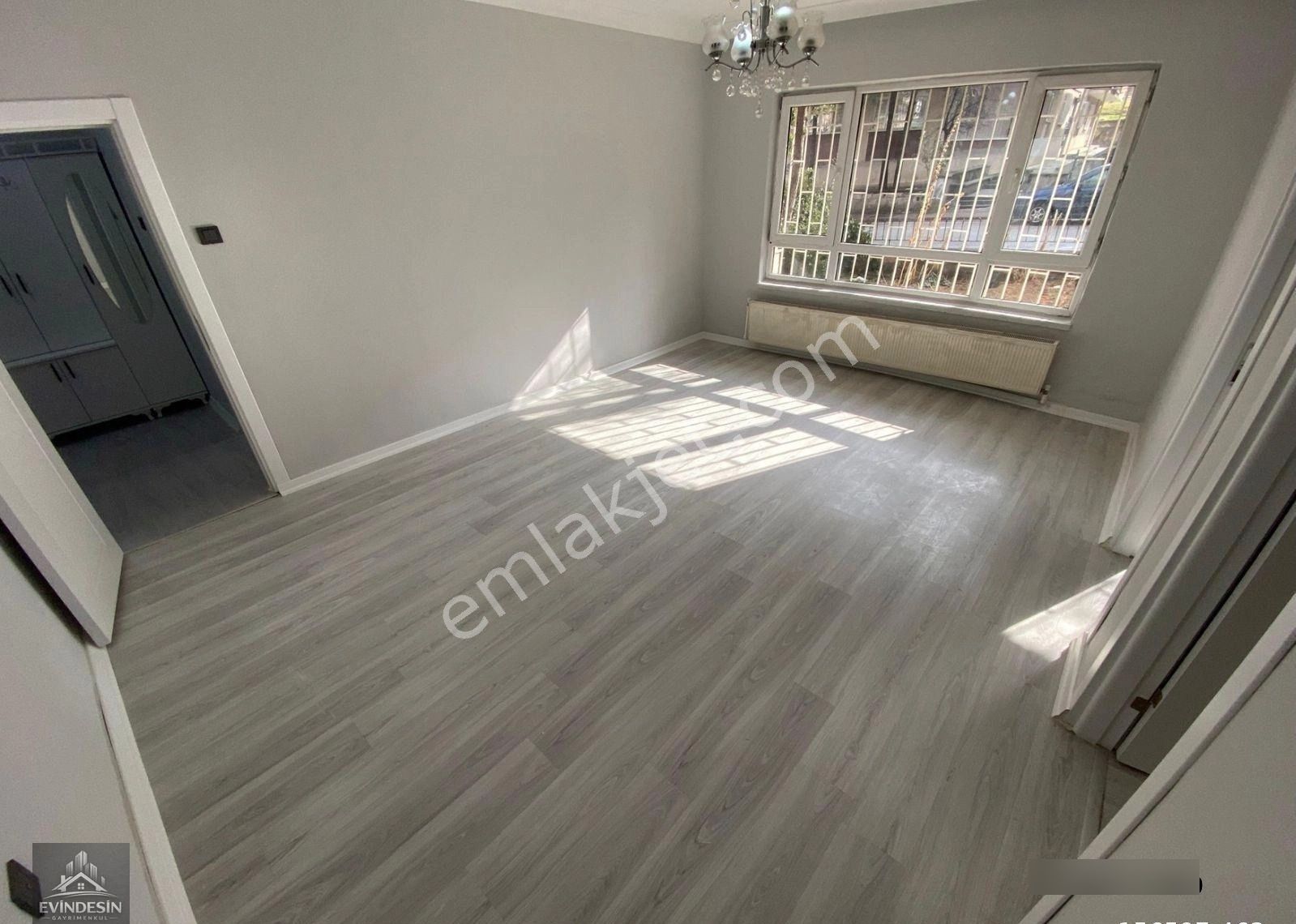 Yakacık Mahallesinde 3+1 Ön Cephe Balkonlu Yapılı Satılık Daire