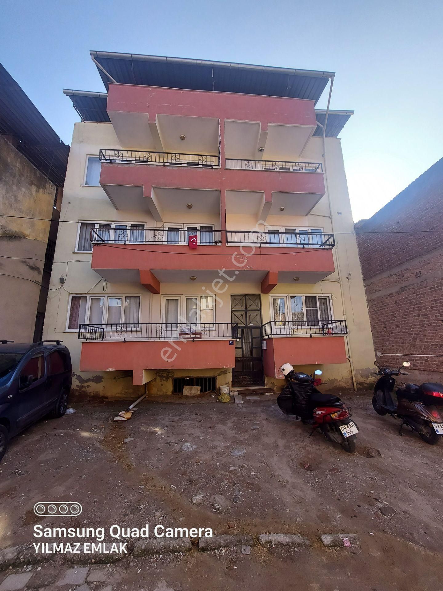 Cumhuriyet Mahallesinde Satılık 3+1 Fırsat Daire - Görsel 35