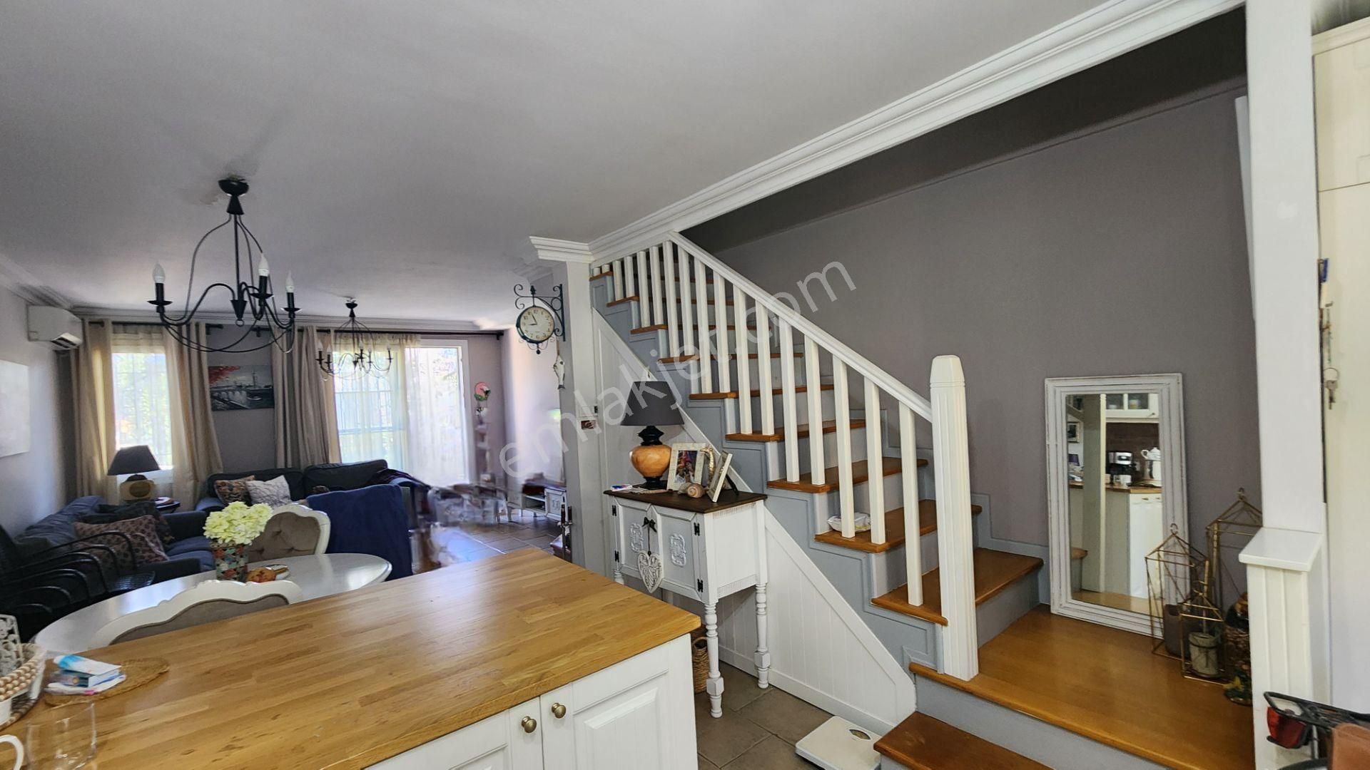 Fi Harita Gayrimenkul Kemeraltı Havuzlu Sitede Satılık 2+1 Villa - Görsel 6