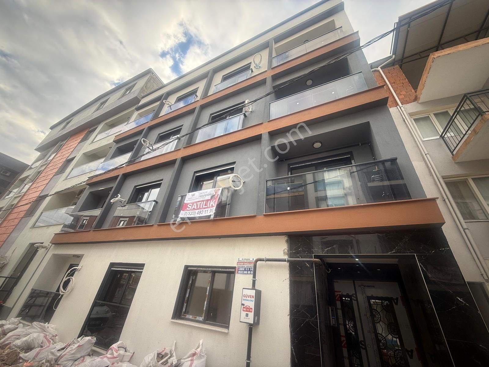 Seyrek Merkezi Konumda Fırsat Satılık 1+1