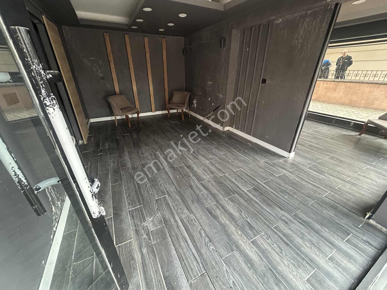 Mudanya Jandarma Karşısında Kiralık Bahçeli Dükkan - Görsel 23