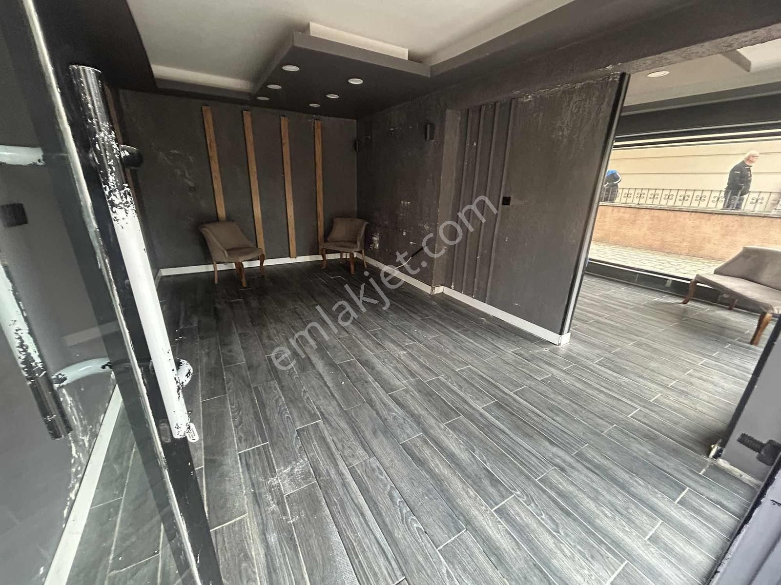 Mudanya Jandarma Karşısında Kiralık Bahçeli Dükkan - Görsel 13