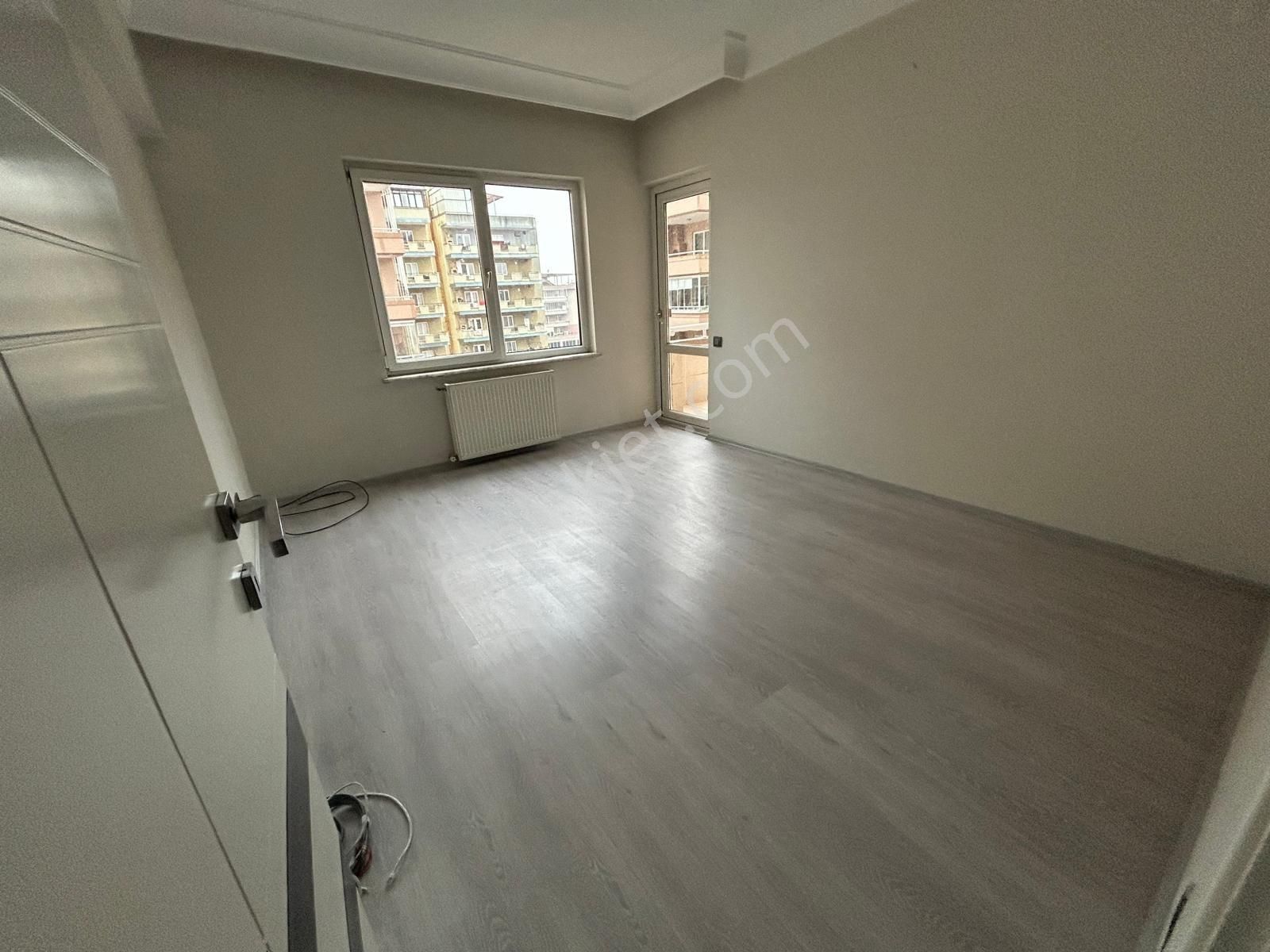 Nilüfer Cumhuriyet Mah Fsm Bul Kiralık 3+1 İşyeri - Görsel 3