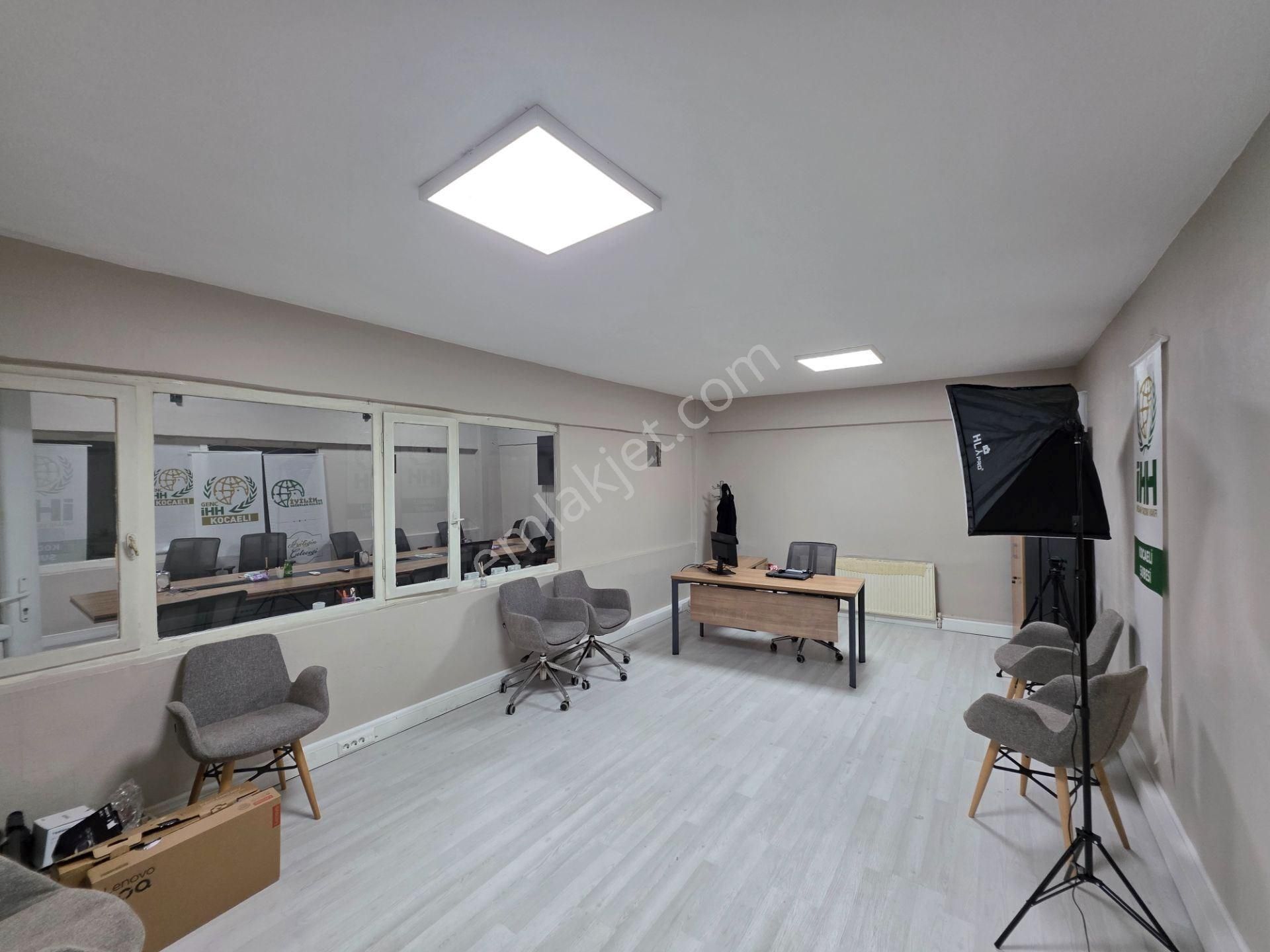 Altın Emlak'tan Çarşı Merkezde 550 M2 Ofis Katı - Görsel 13