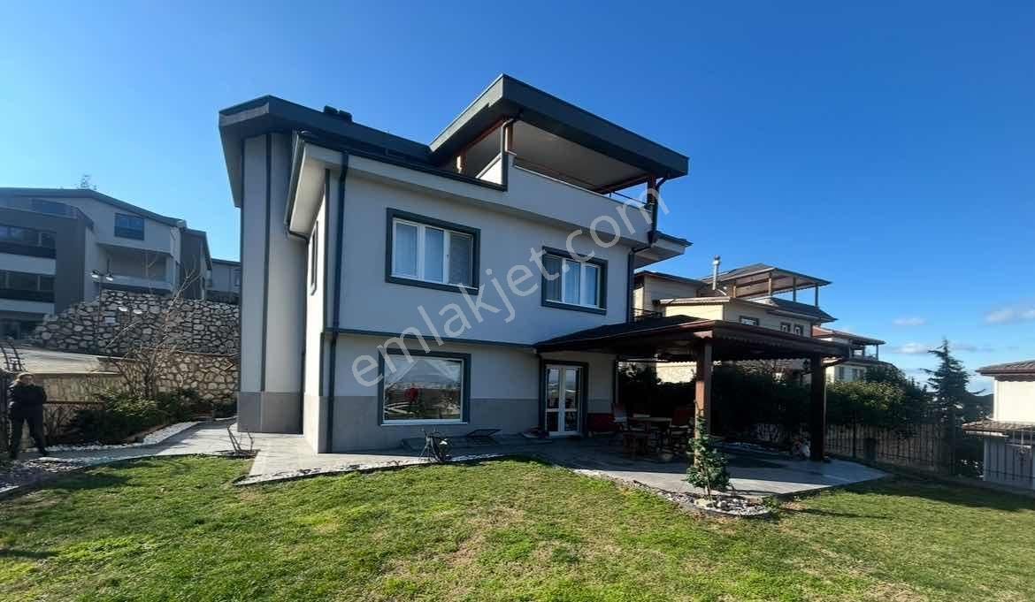 Nilüfer Kayapa Bahçekent Satılık 7+1 Özel Yapım Villa