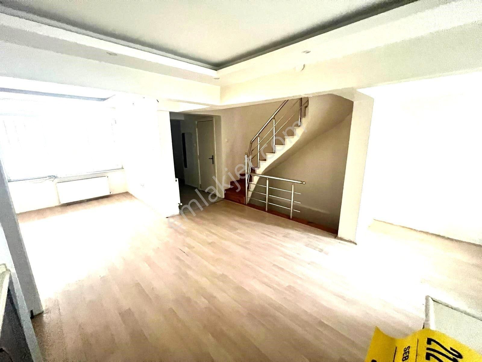 Seba'da Kemalpaşa Mh4+1 160m2 Kiralık 3.katlı Müstakilbahçeli Ev - Görsel 6