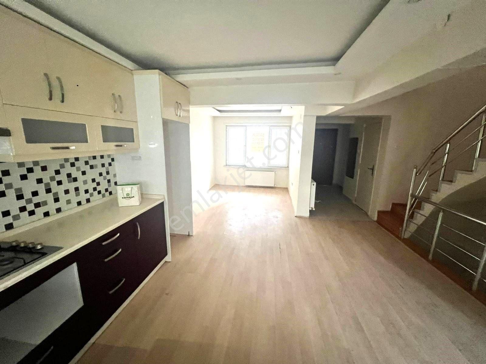 Seba'da Kemalpaşa Mh4+1 160m2 Kiralık 3.katlı Müstakilbahçeli Ev - Görsel 4