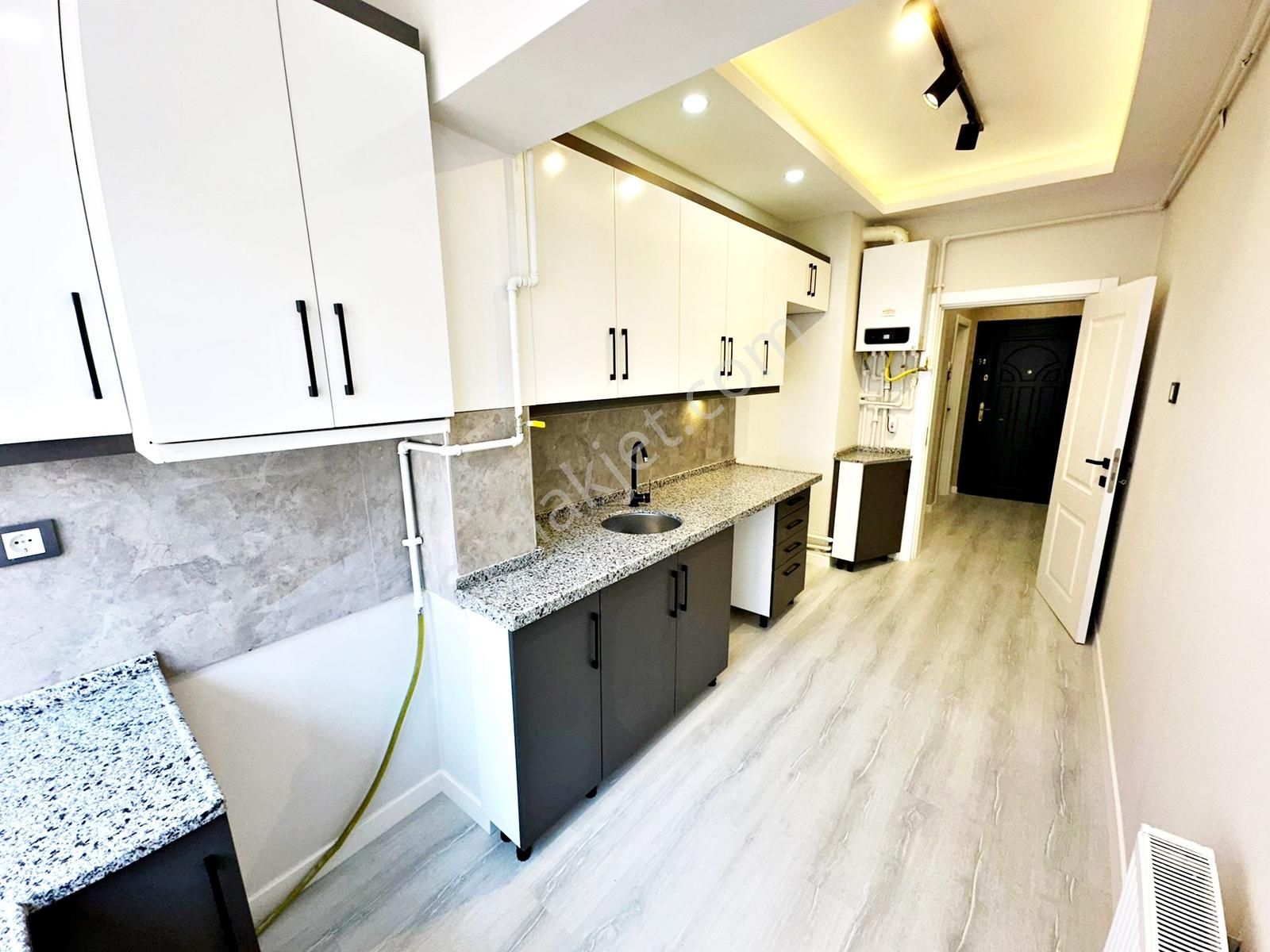 Ufuk Özdemir'den Gazino Ve Metro Yakını 3+1 Bağımsız Full Yapılı - Görsel 11