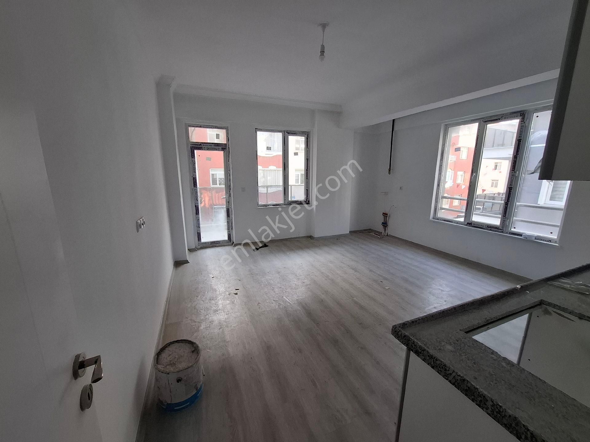 Çarşı Merkezde Satılık 2+1 Amerikan Mutfaklı Sıfır Daire