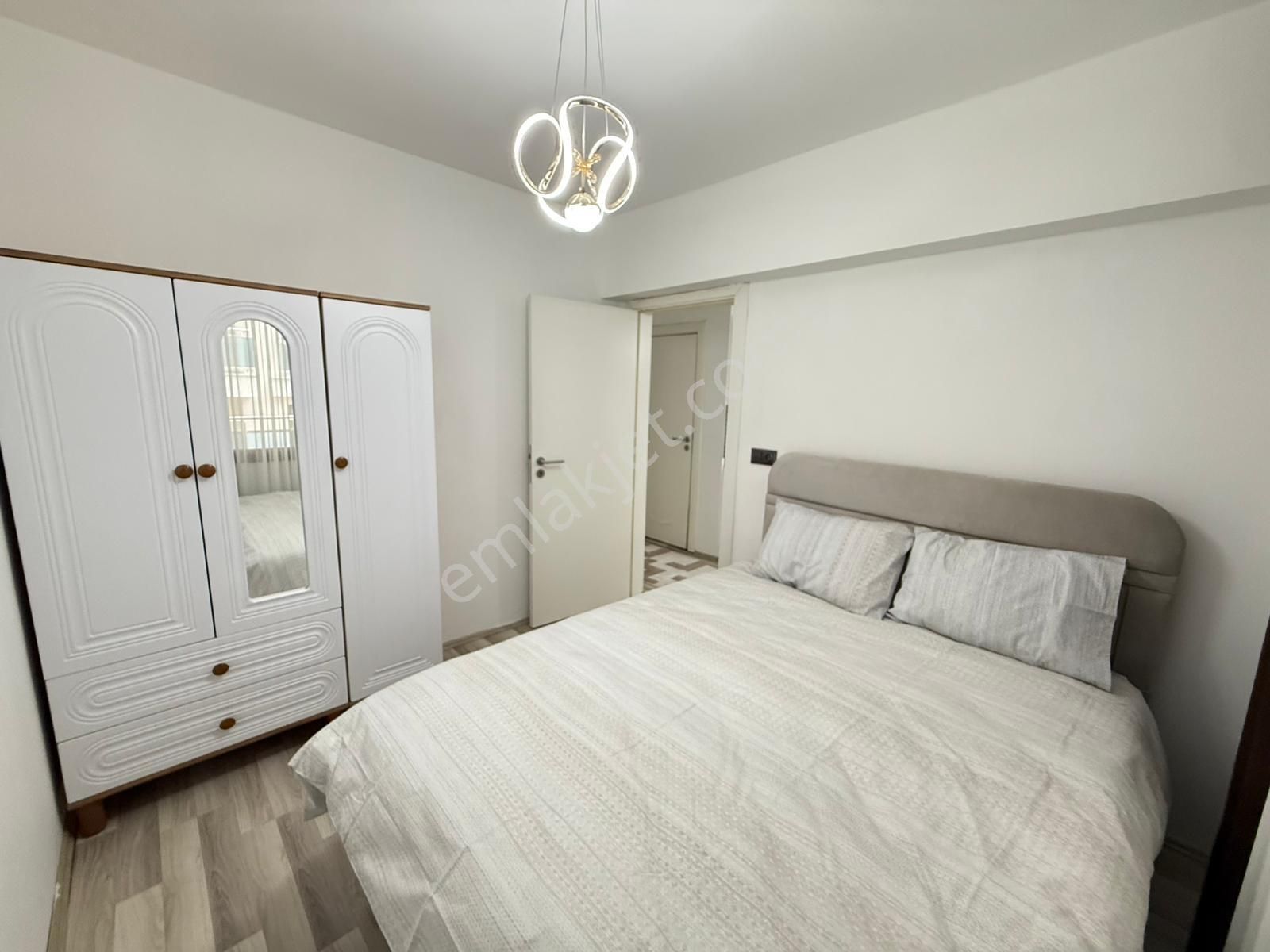 Zeytinköy Mahallesinde Denizli Manzaralı Havuzlu Otoparklı Güvenlikli Site İçerisinde 1+1 Apart - Görsel 5