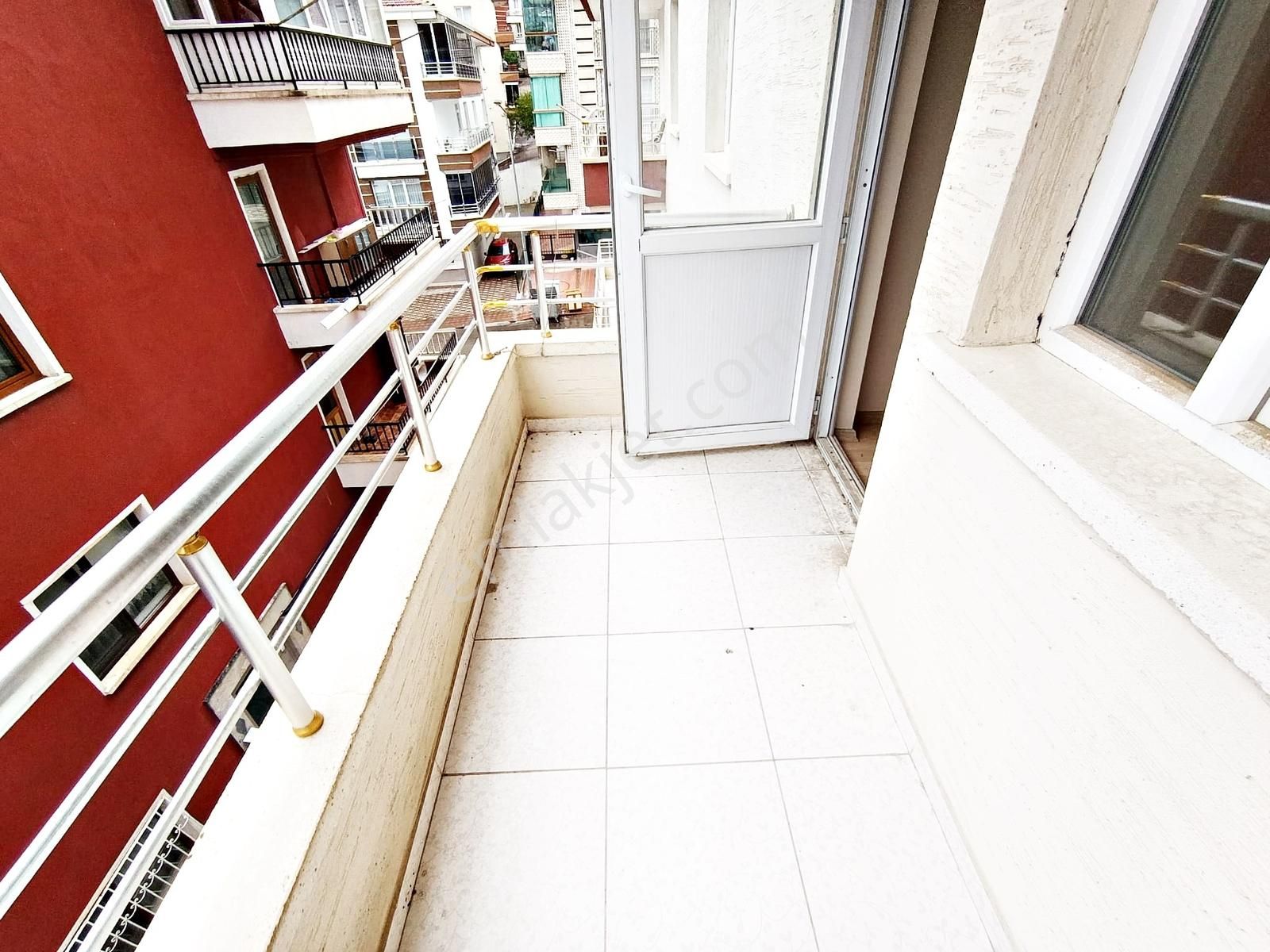 Osmangazi'de Asansörlü Geniş Konforlu 3+1 Satılık Daire - Görsel 15