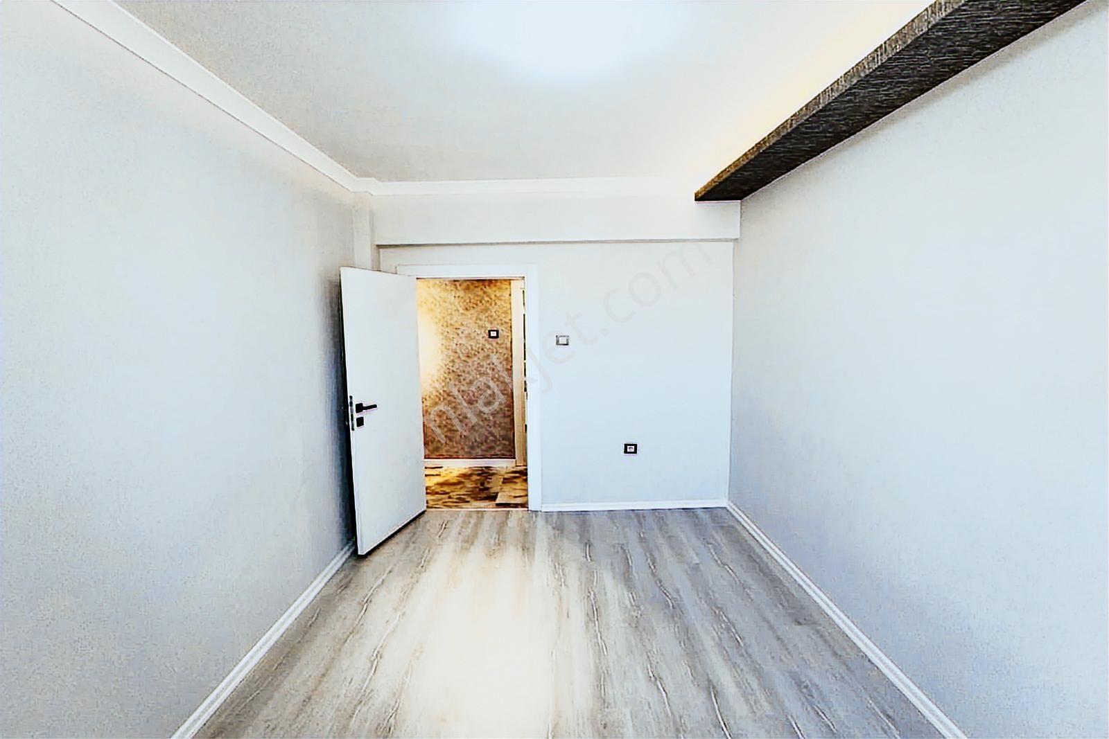 Şenlikköy Bloklarında Asansörlü 3+1 Full Lüks Yapılı Daire - Görsel 4